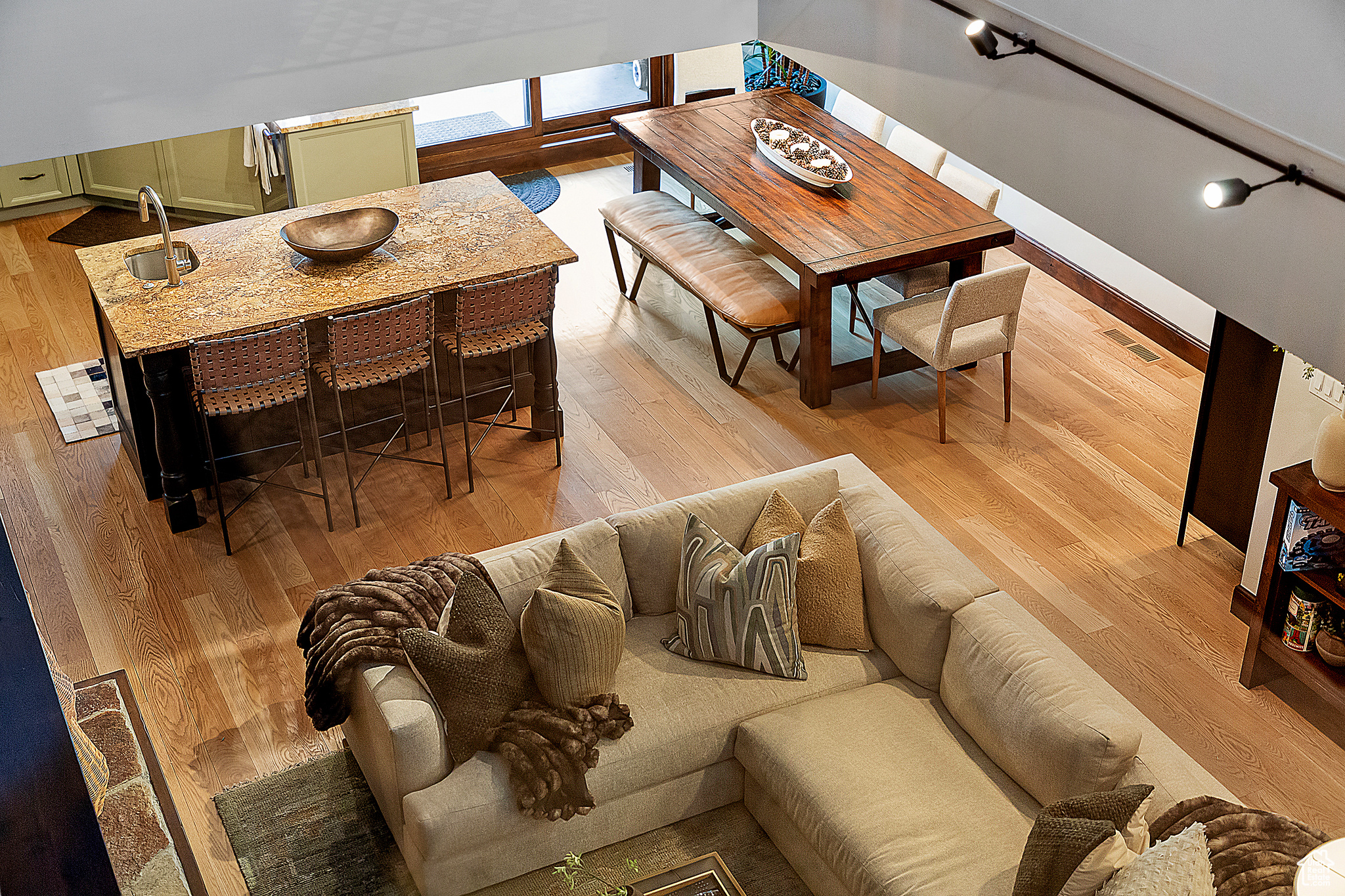 FAWNGROVE CONDOMINIUM - Residential Lease