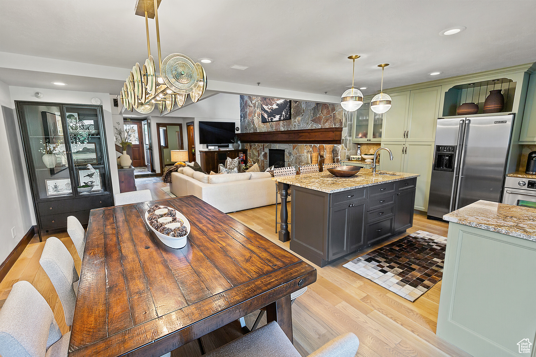 FAWNGROVE CONDOMINIUM - Residential Lease