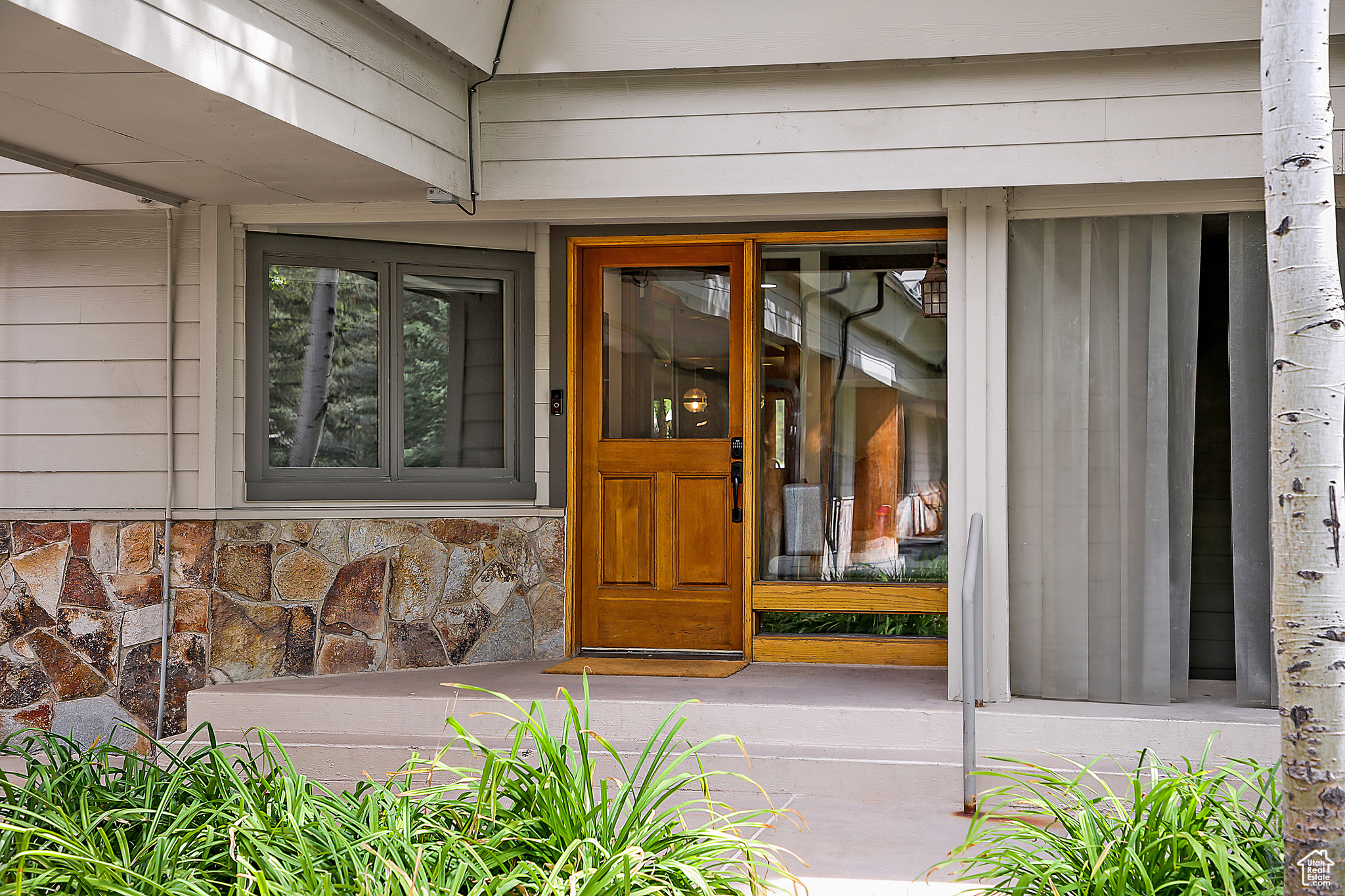 FAWNGROVE CONDOMINIUM - Residential Lease