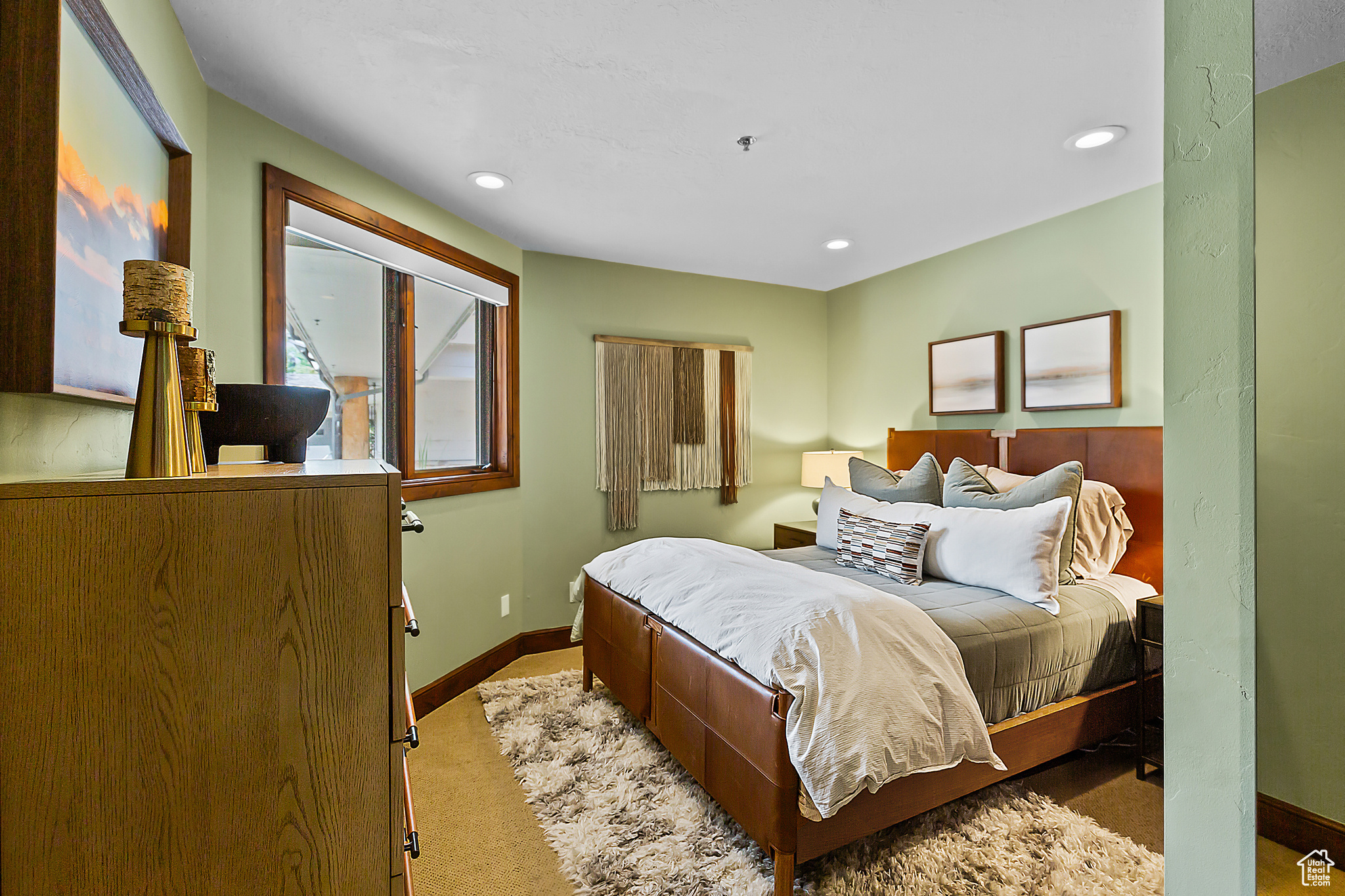 FAWNGROVE CONDOMINIUM - Residential Lease