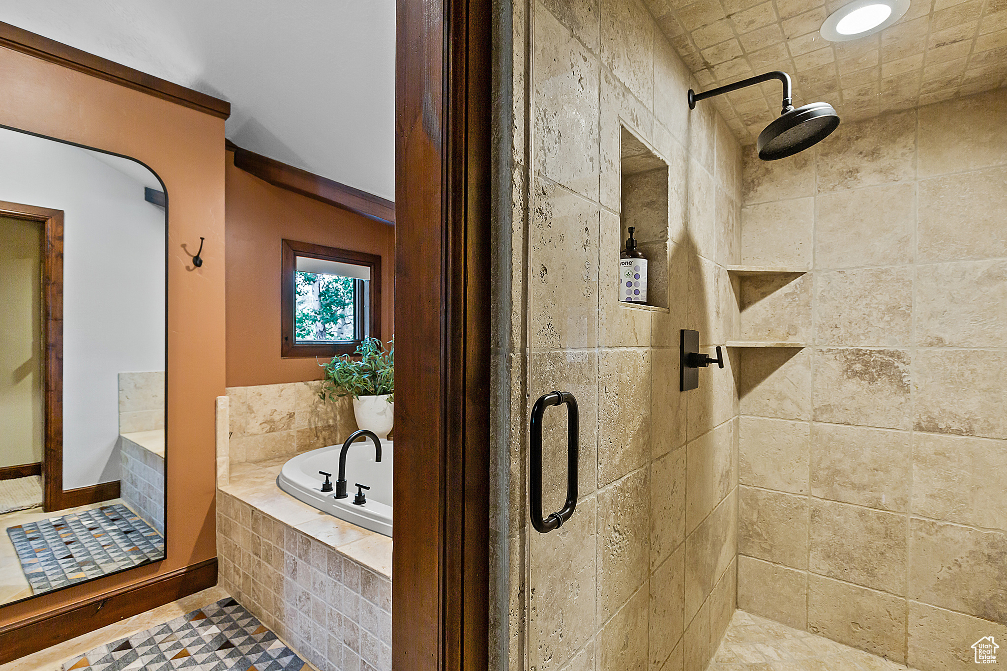 FAWNGROVE CONDOMINIUM - Residential Lease