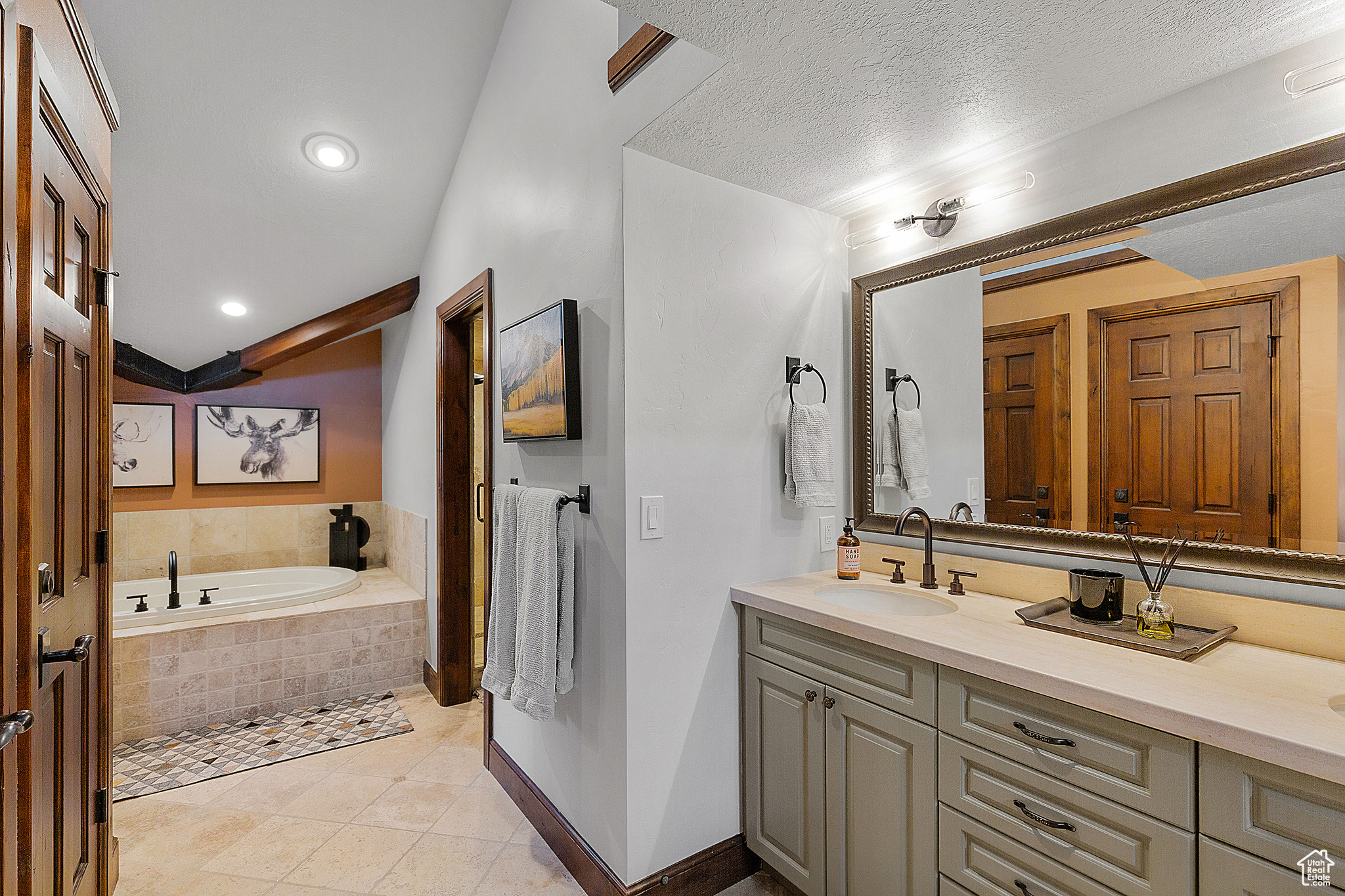 FAWNGROVE CONDOMINIUM - Residential Lease