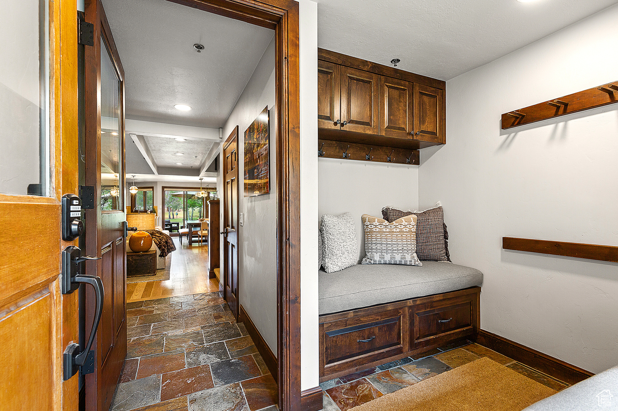 FAWNGROVE CONDOMINIUM - Residential Lease