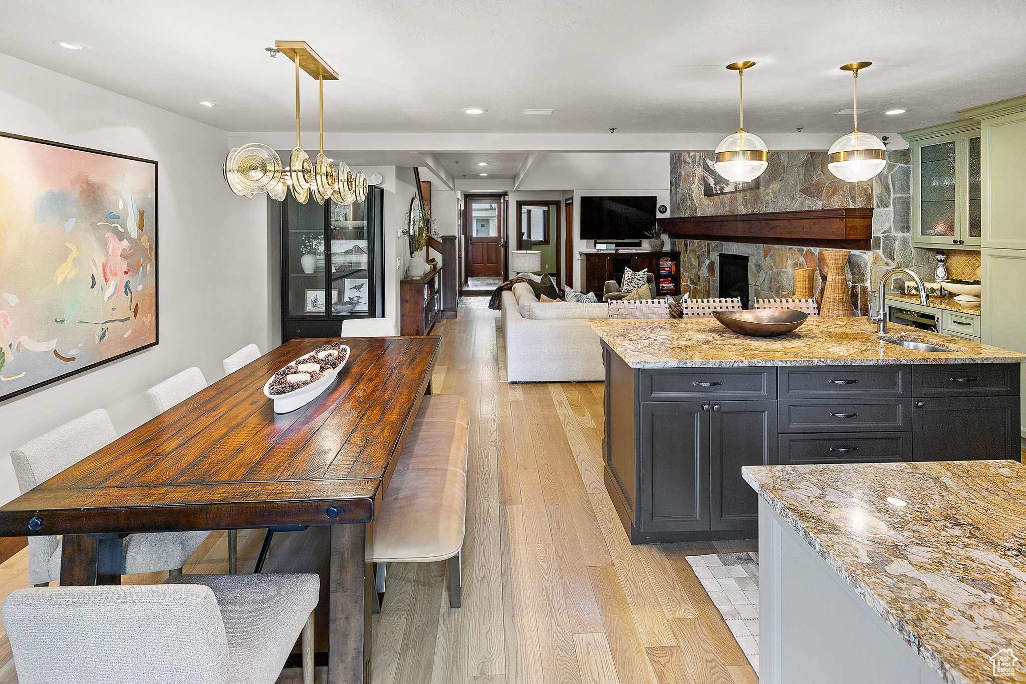 FAWNGROVE CONDOMINIUM - Residential Lease