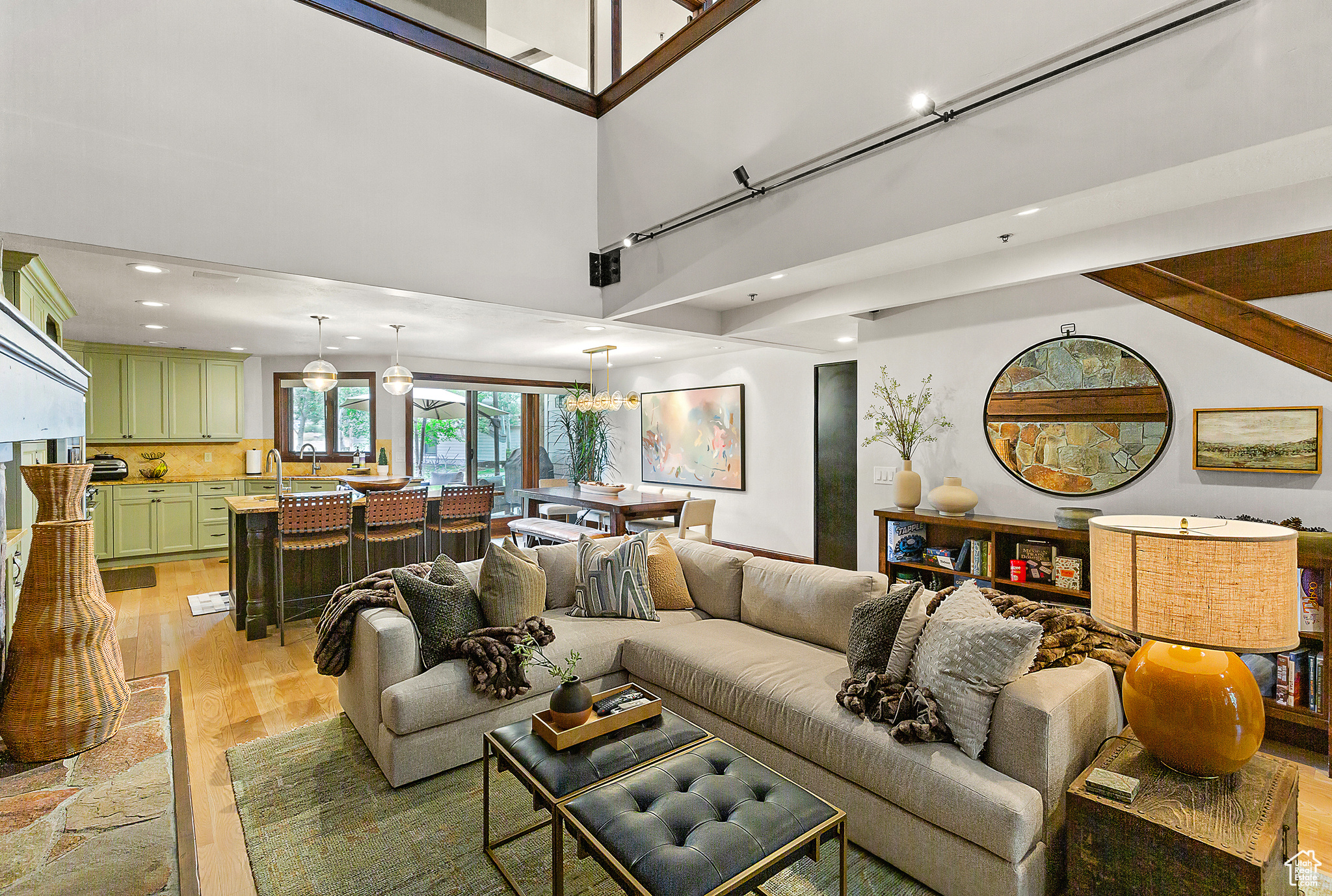 FAWNGROVE CONDOMINIUM - Residential Lease