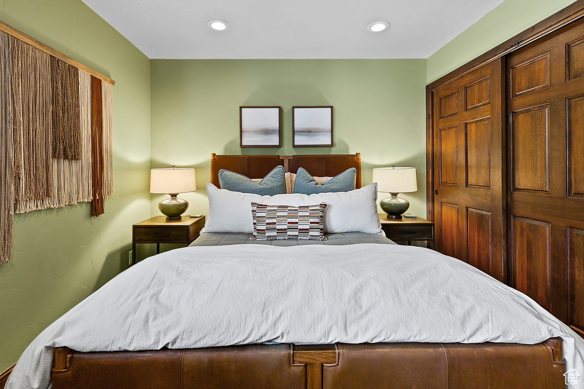 FAWNGROVE CONDOMINIUM - Residential Lease