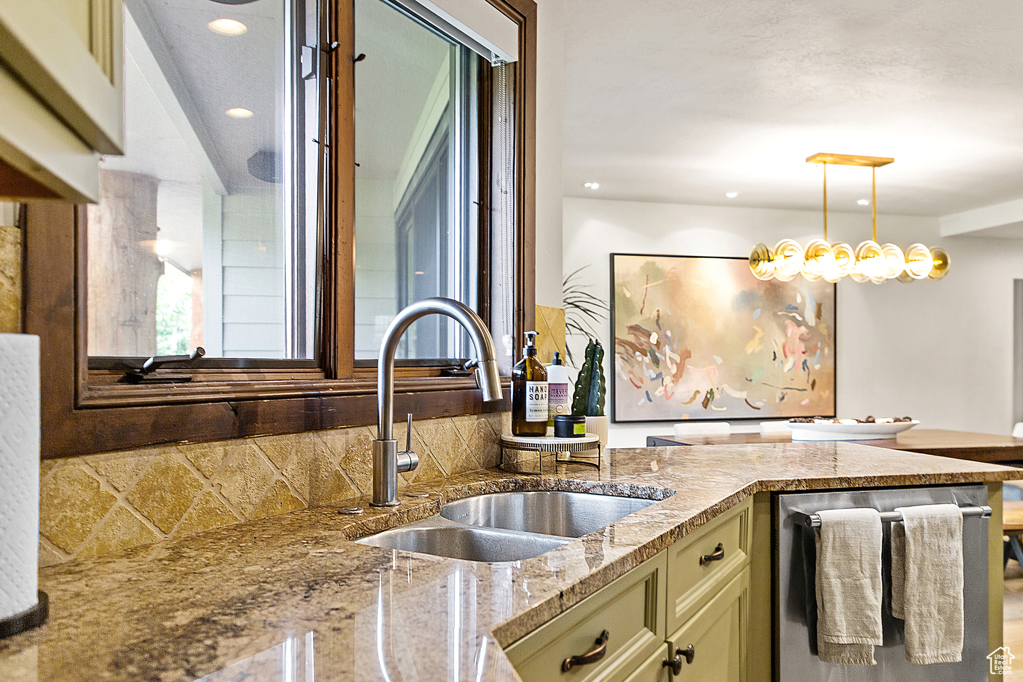 FAWNGROVE CONDOMINIUM - Residential Lease