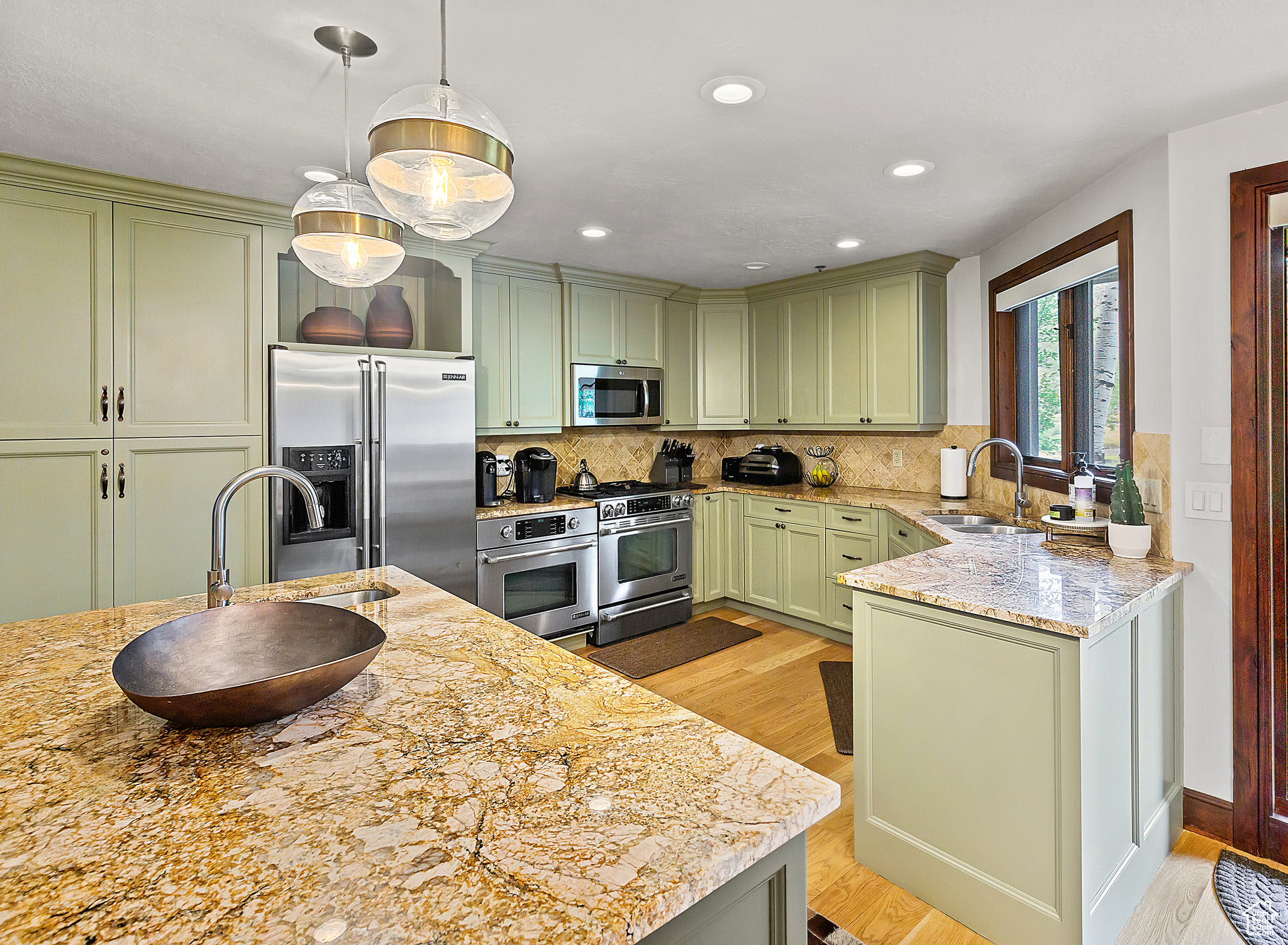 FAWNGROVE CONDOMINIUM - Residential Lease