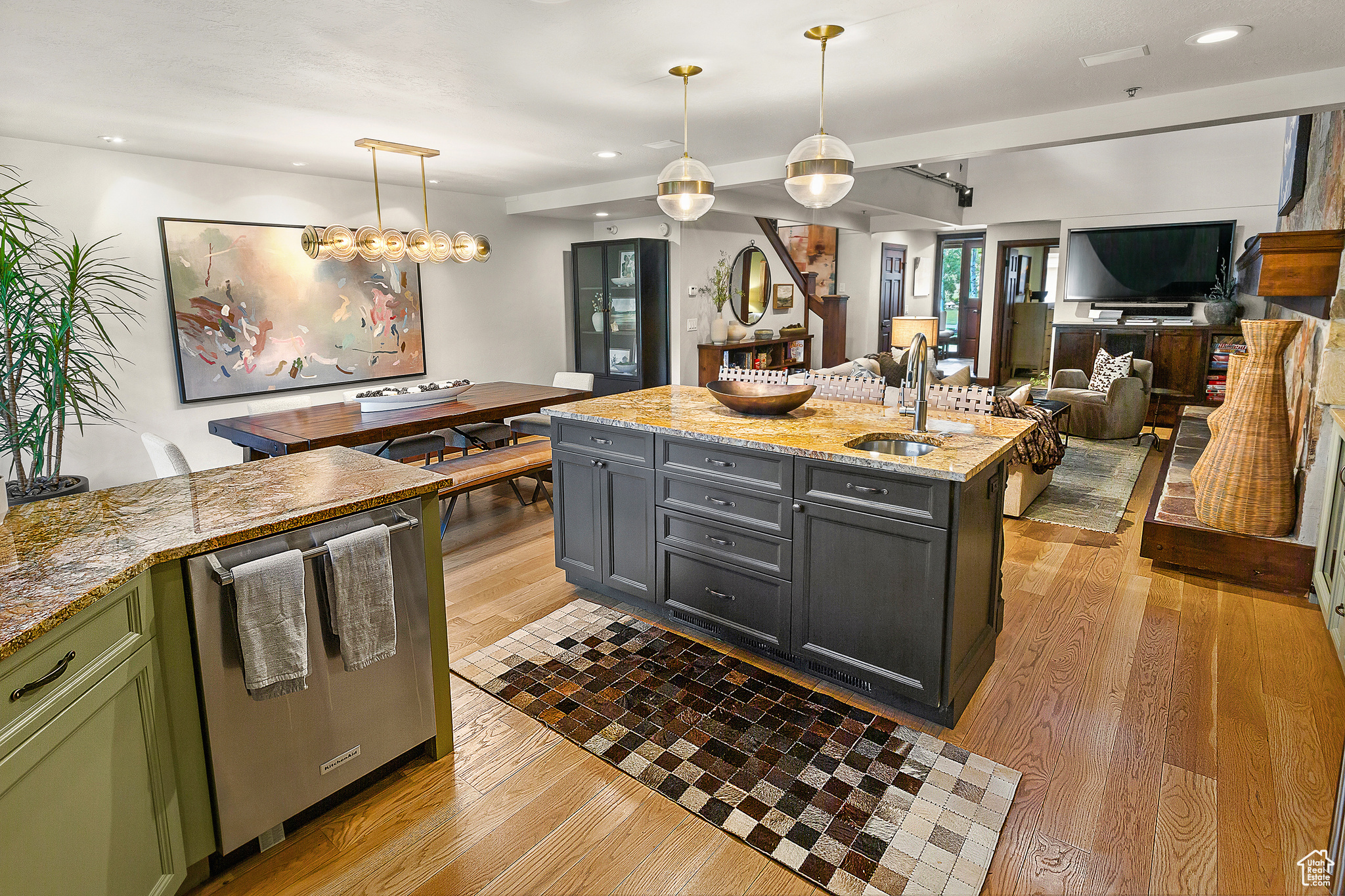 FAWNGROVE CONDOMINIUM - Residential Lease