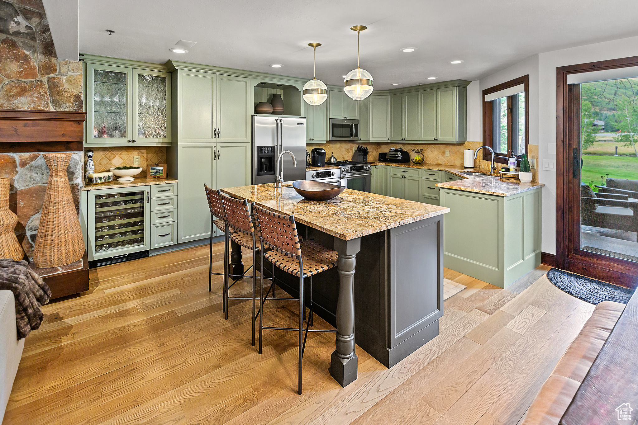 FAWNGROVE CONDOMINIUM - Residential Lease
