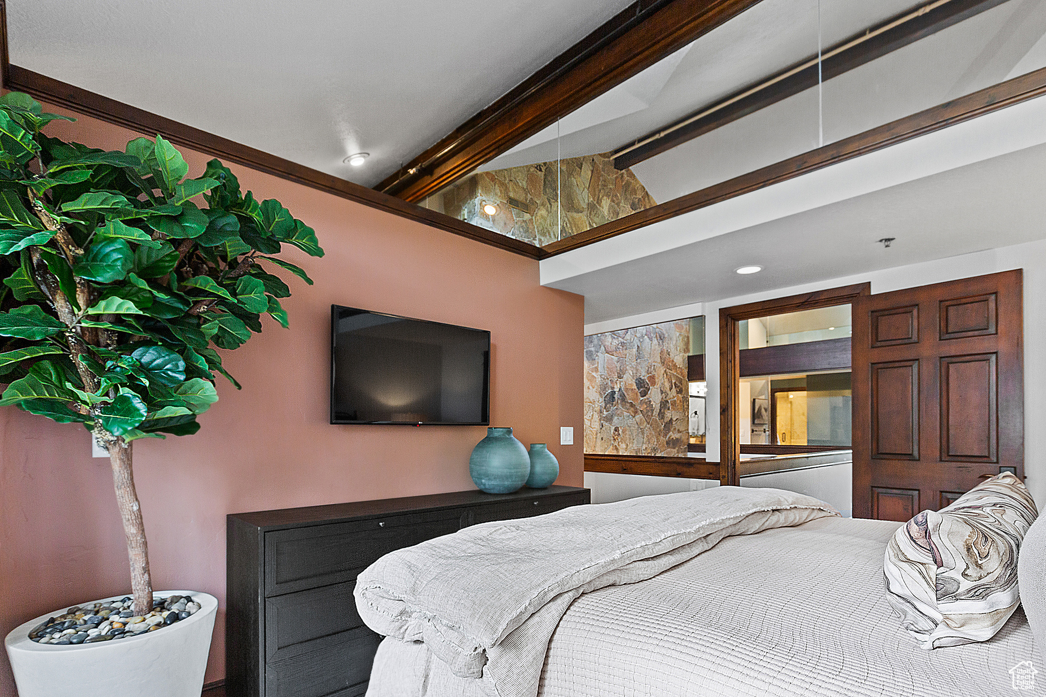FAWNGROVE CONDOMINIUM - Residential Lease