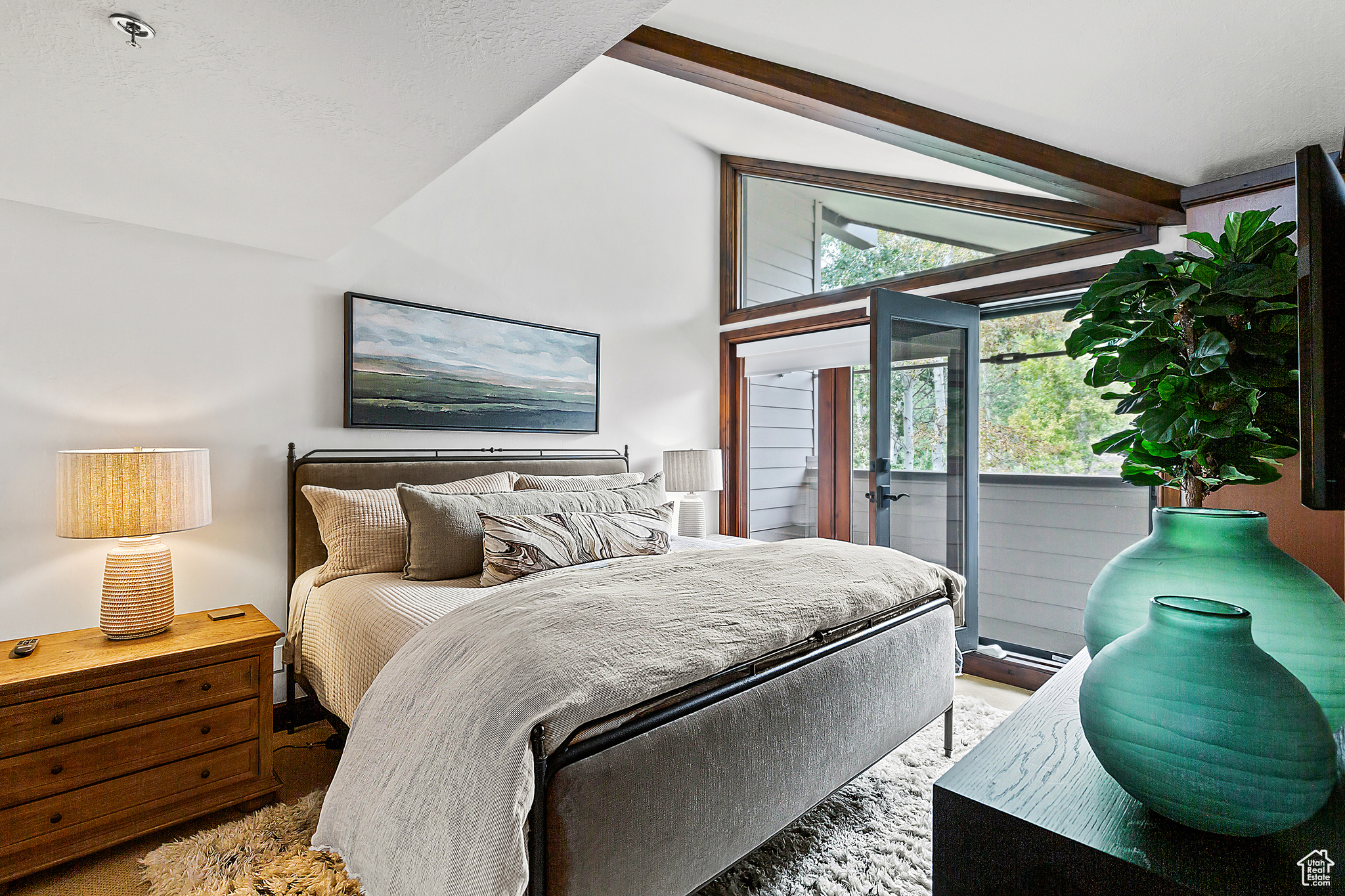 FAWNGROVE CONDOMINIUM - Residential Lease