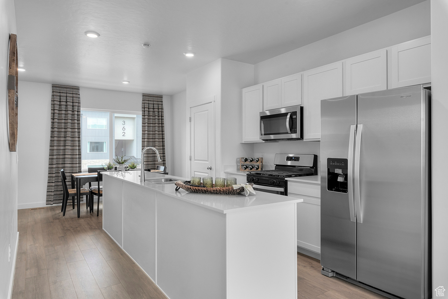 EDGEWATER - Residential