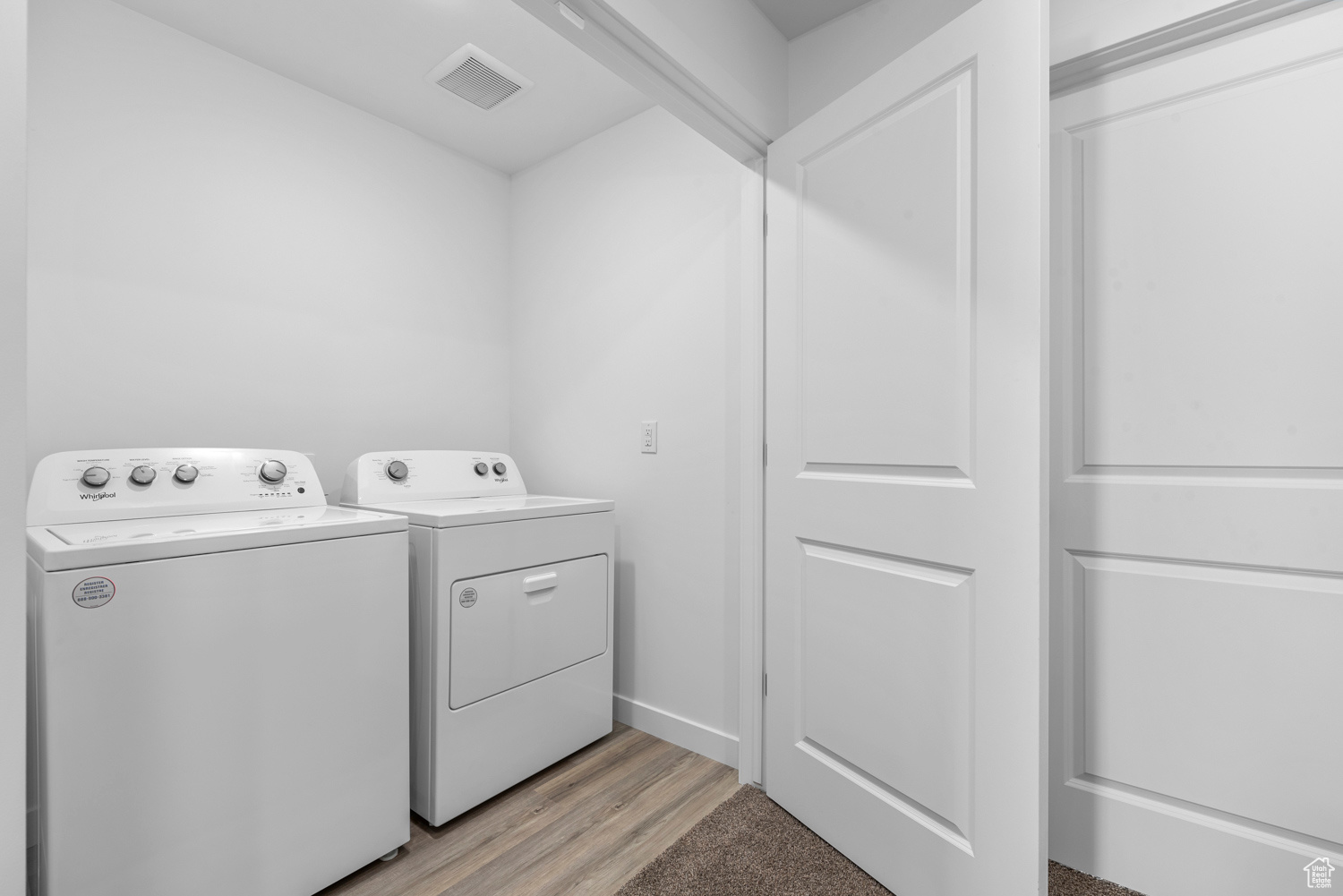 EDGEWATER - Residential