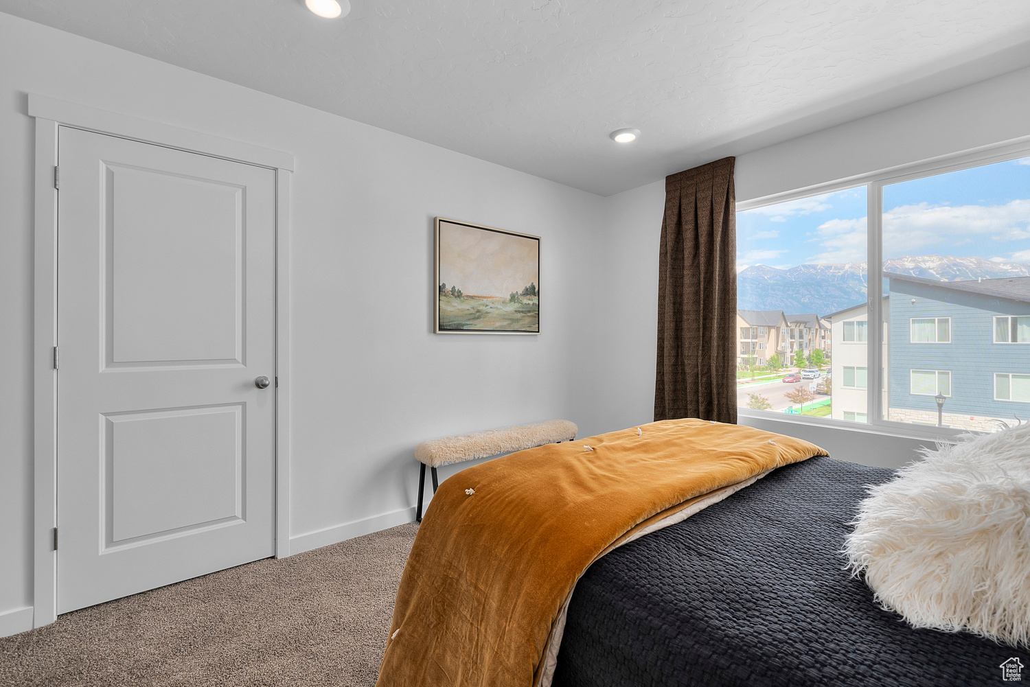 EDGEWATER - Residential