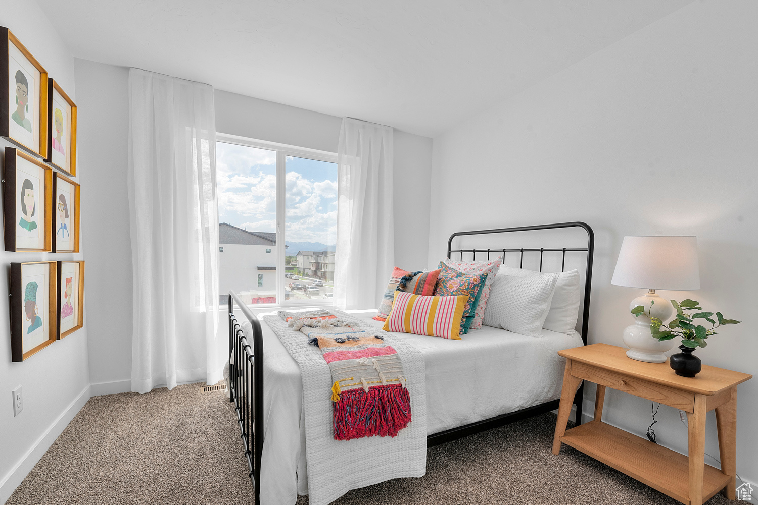 EDGEWATER - Residential