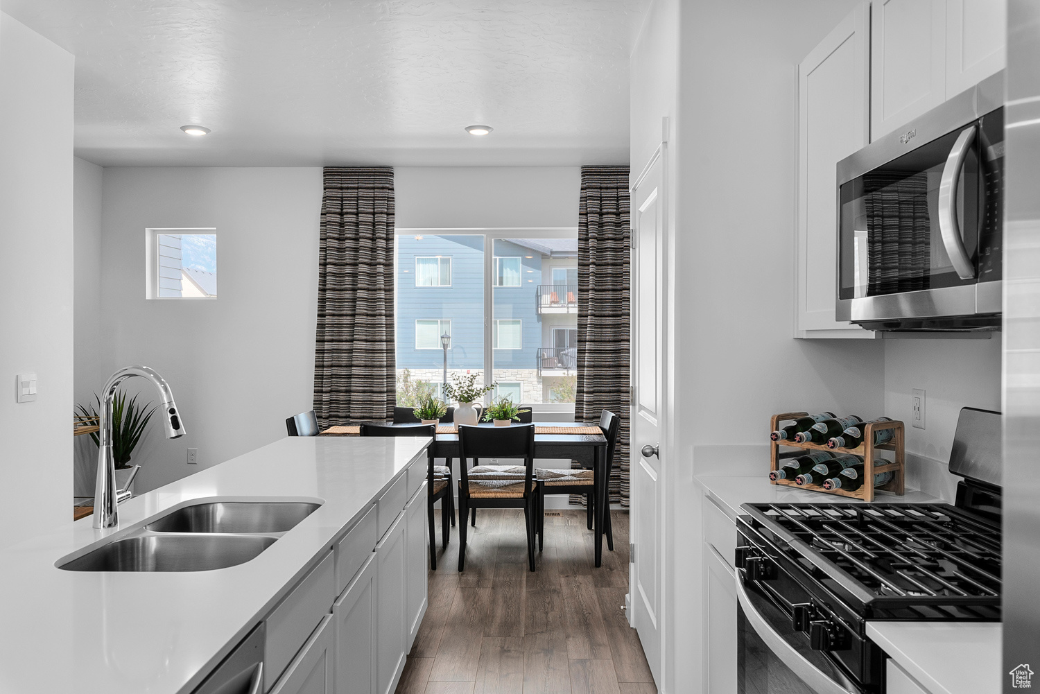 EDGEWATER - Residential