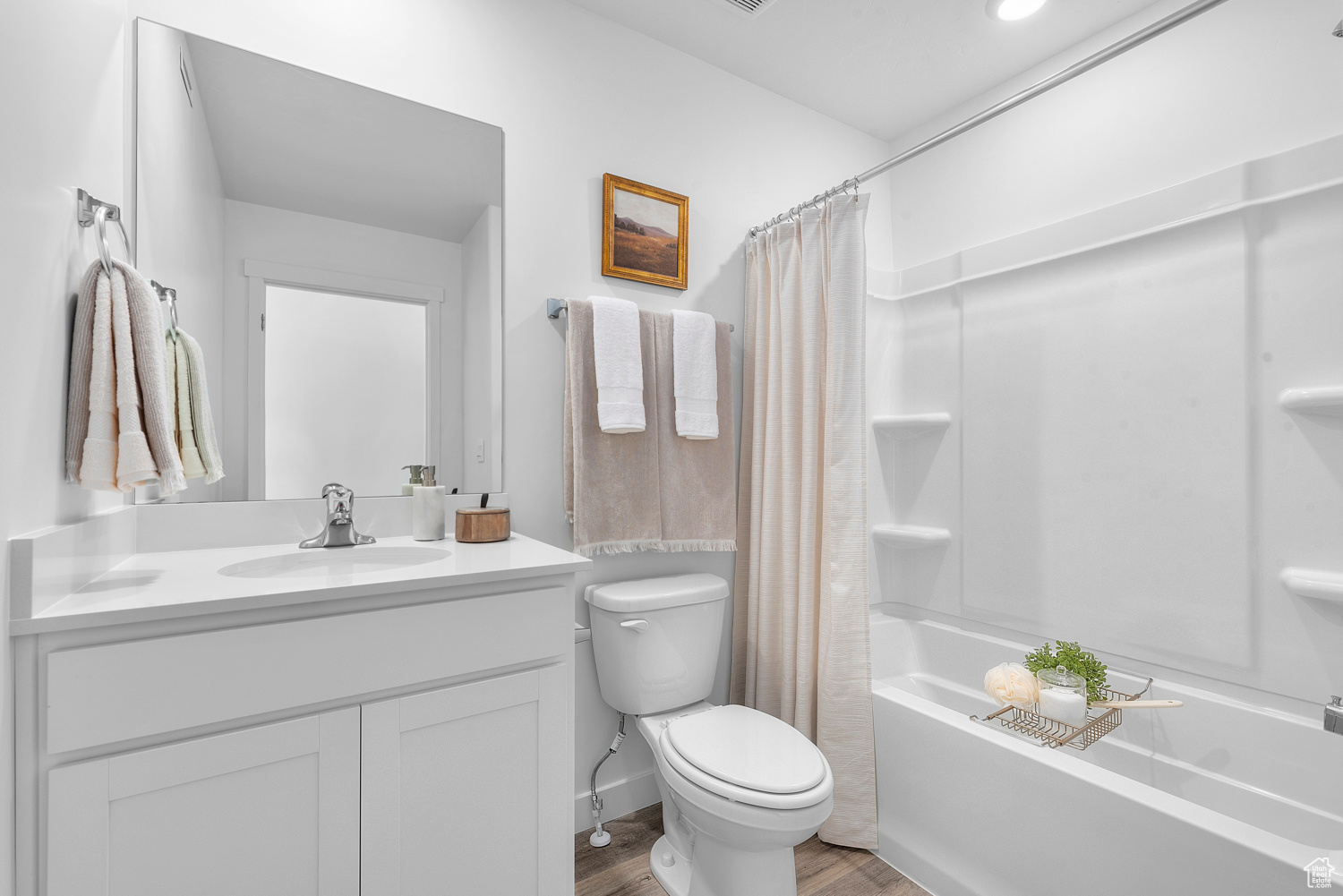 EDGEWATER - Residential