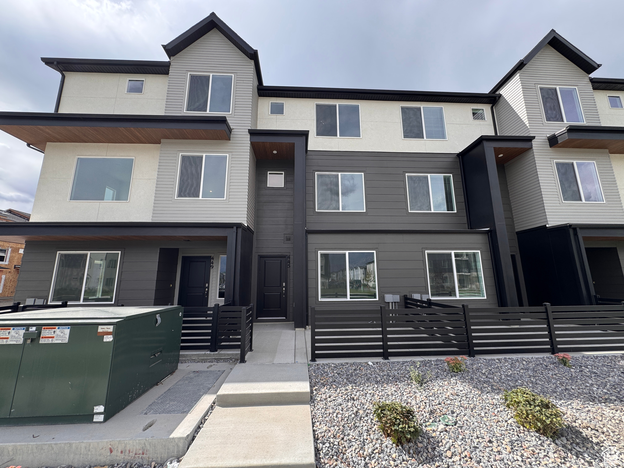 EDGEWATER - Residential