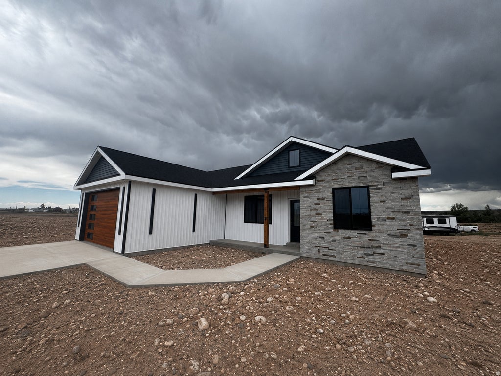Photo of 564 E RIVER HEIGHTS DR, Duchesne, UT 84021 (MLS # 2185209)