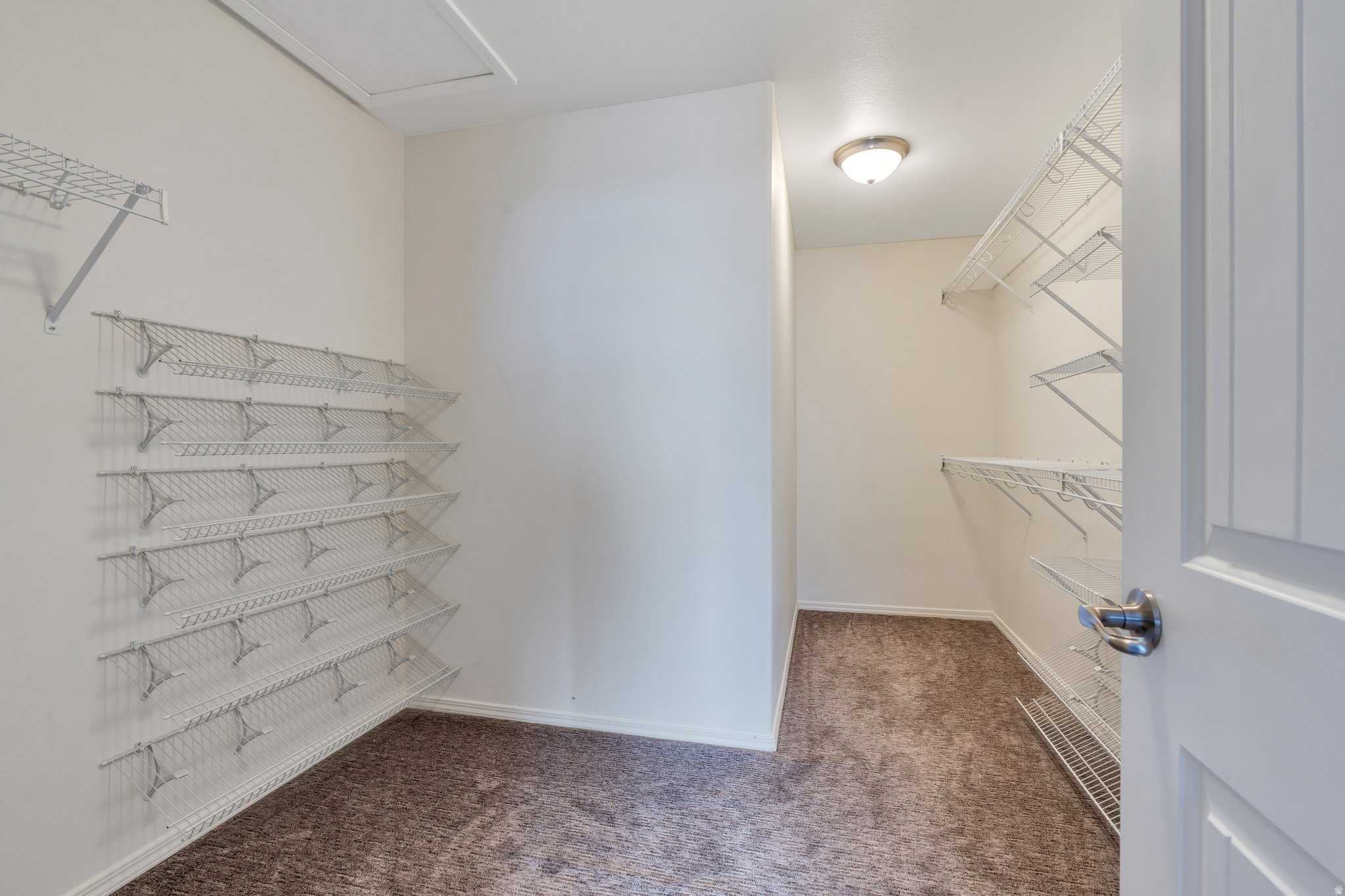 THE VILLAGE OF HAWKS - Residential