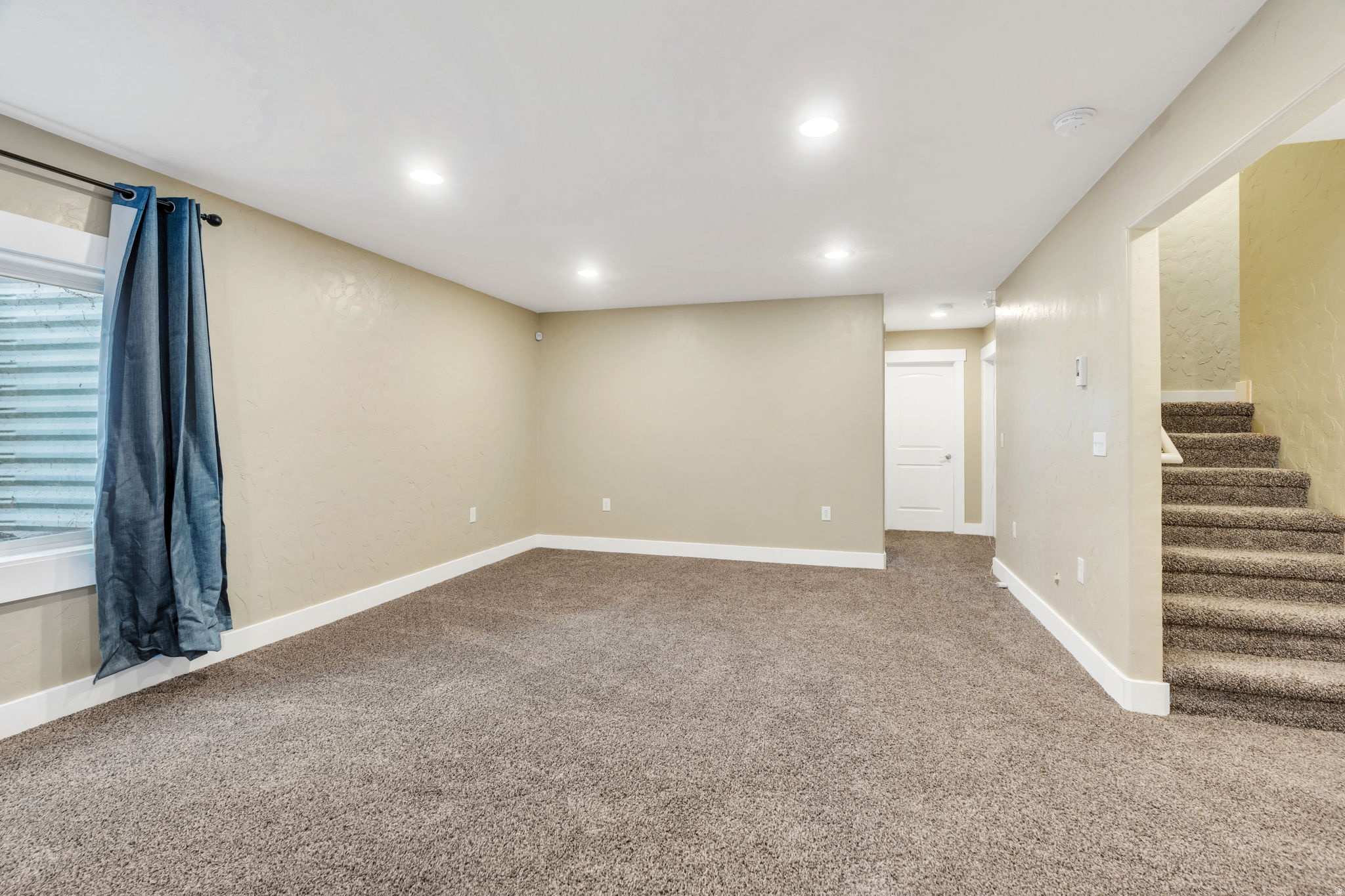 THE VILLAGE OF HAWKS - Residential