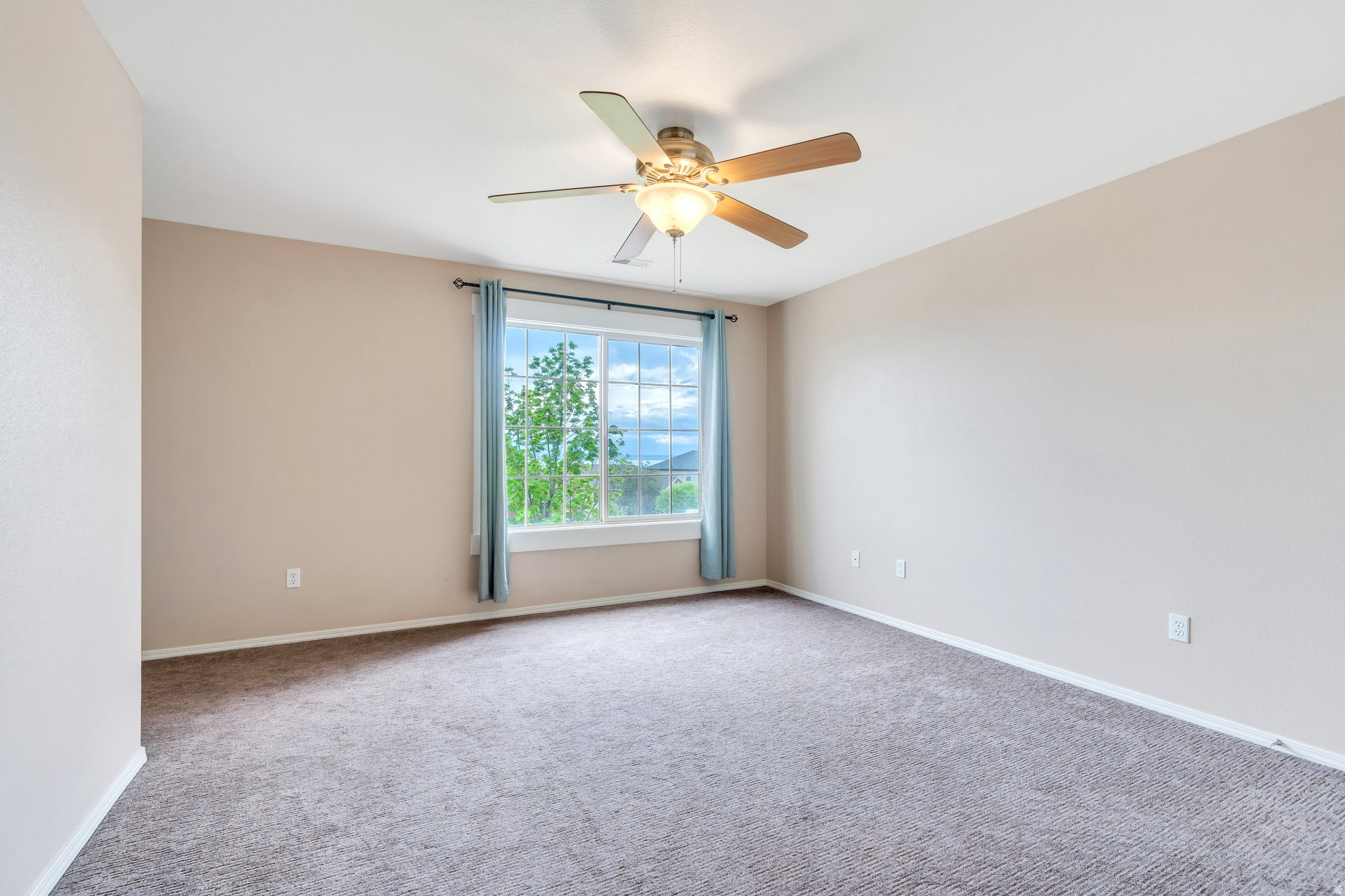 THE VILLAGE OF HAWKS - Residential