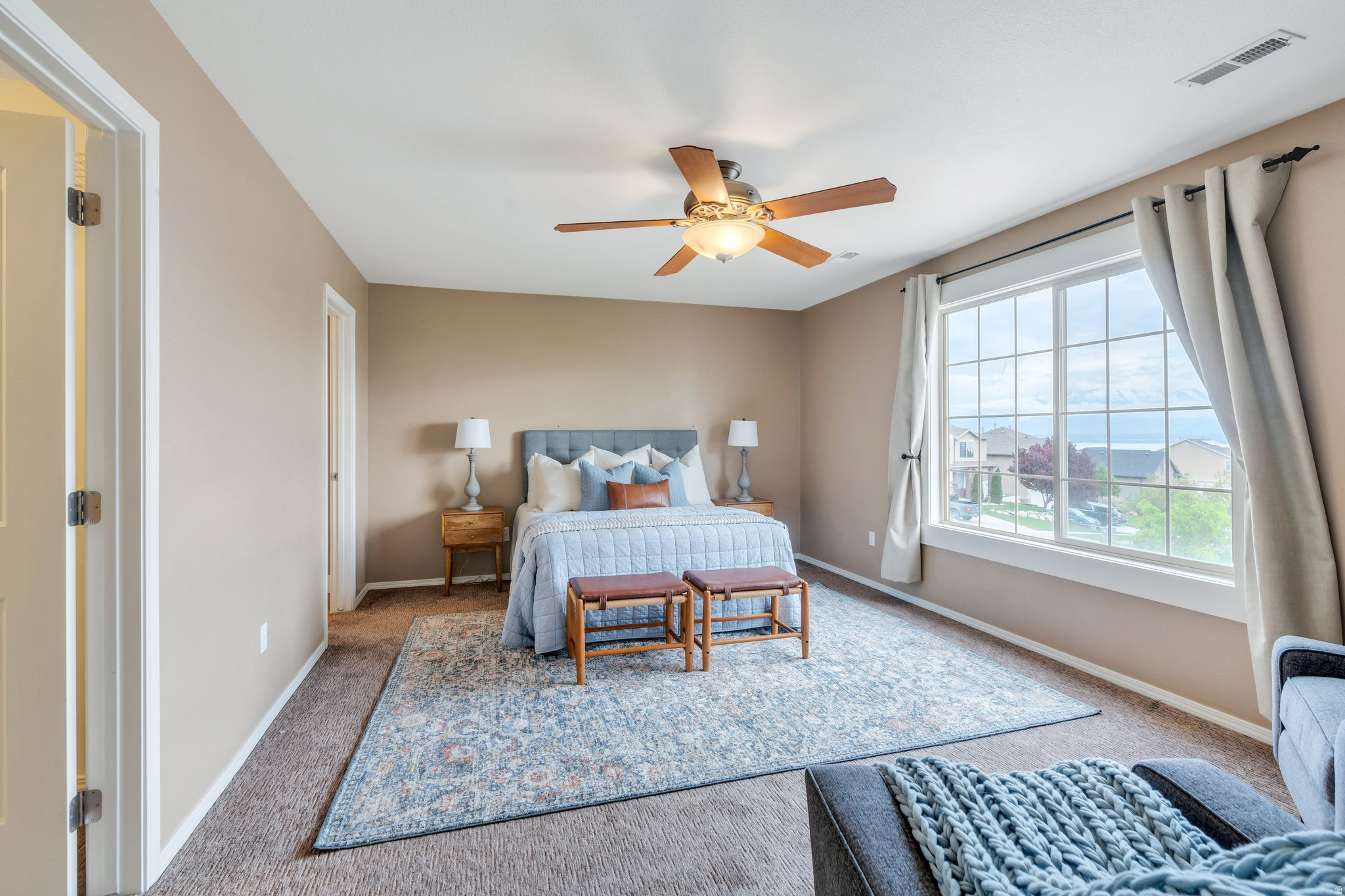 THE VILLAGE OF HAWKS - Residential