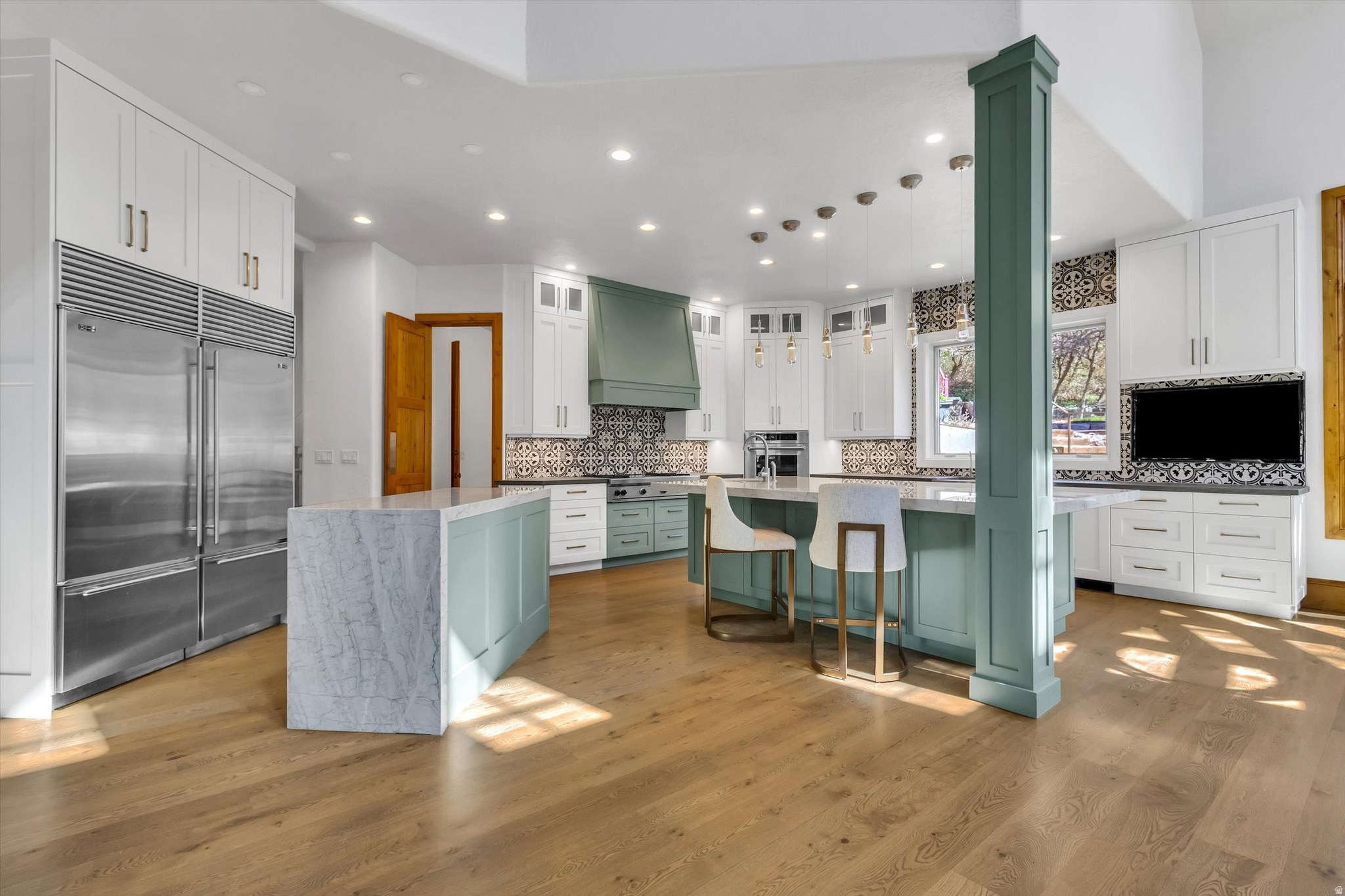 EAGLEWOOD COVE - Residential