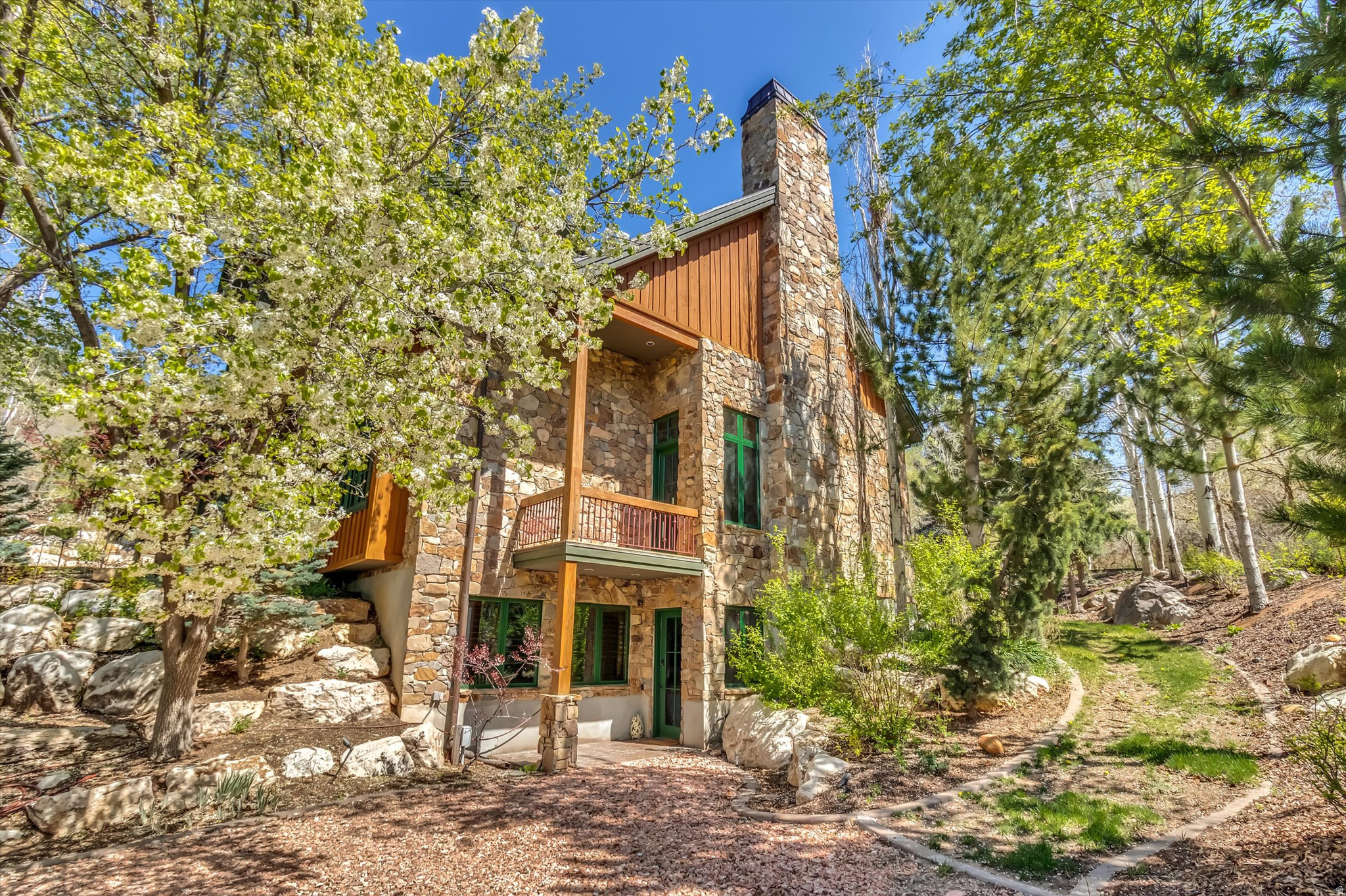 EAGLEWOOD COVE - Residential