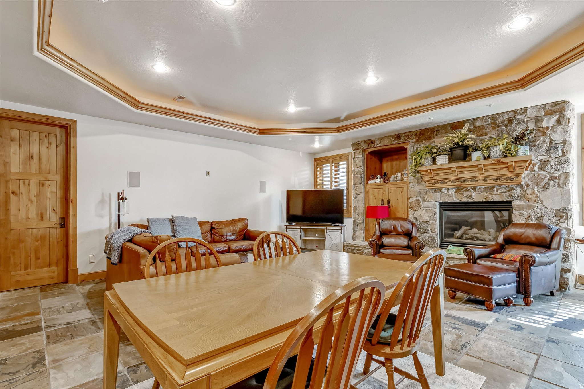 EAGLEWOOD COVE - Residential