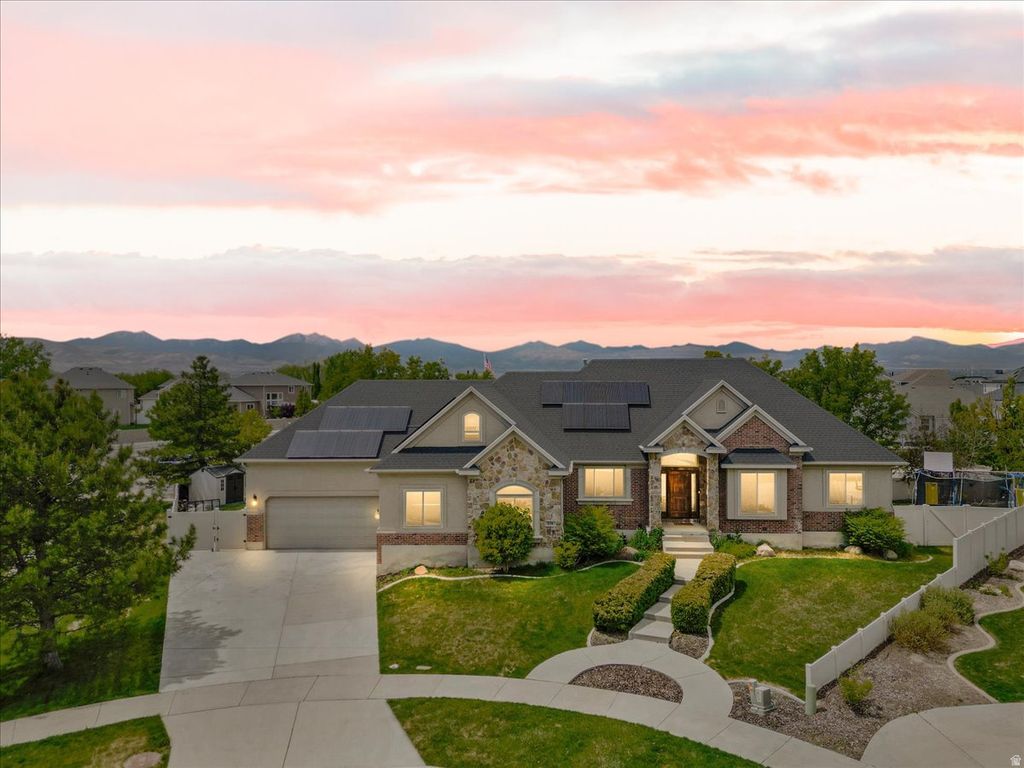 Photo of 316 E AZURE CIR S, Draper, UT 84020 (MLS # 2156632)