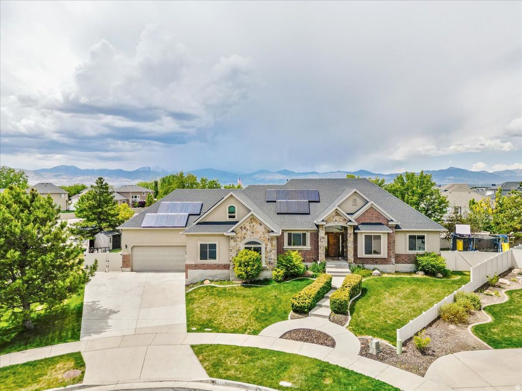 Photo of 316 E AZURE CIR S, Draper, UT 84020 (MLS # 2156632)