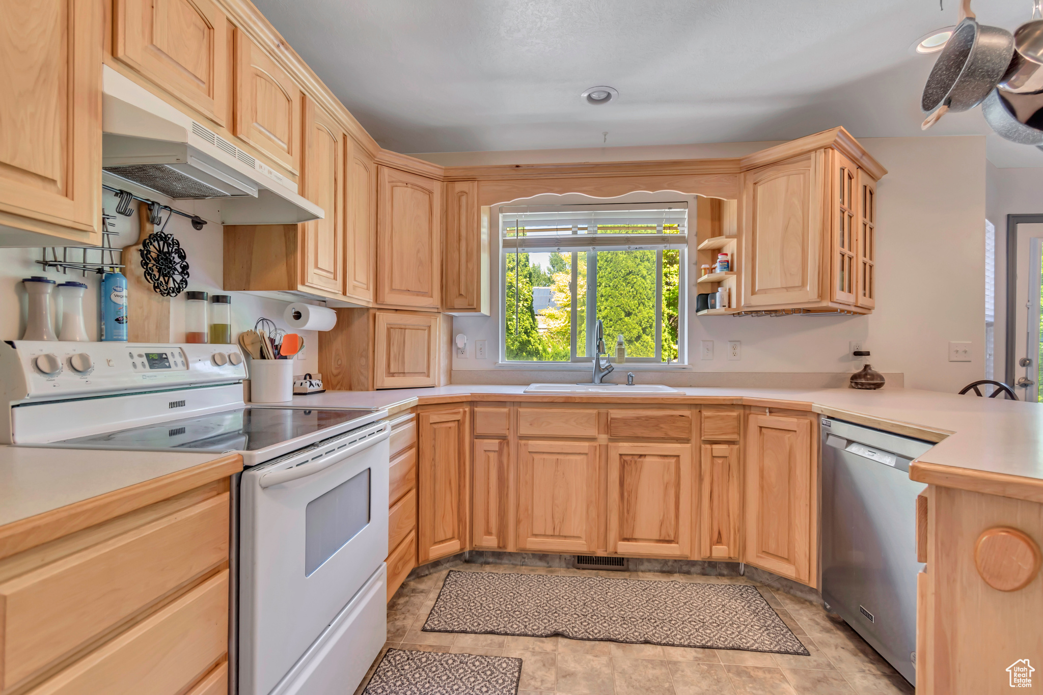 ASPEN MEADOWS - Residential