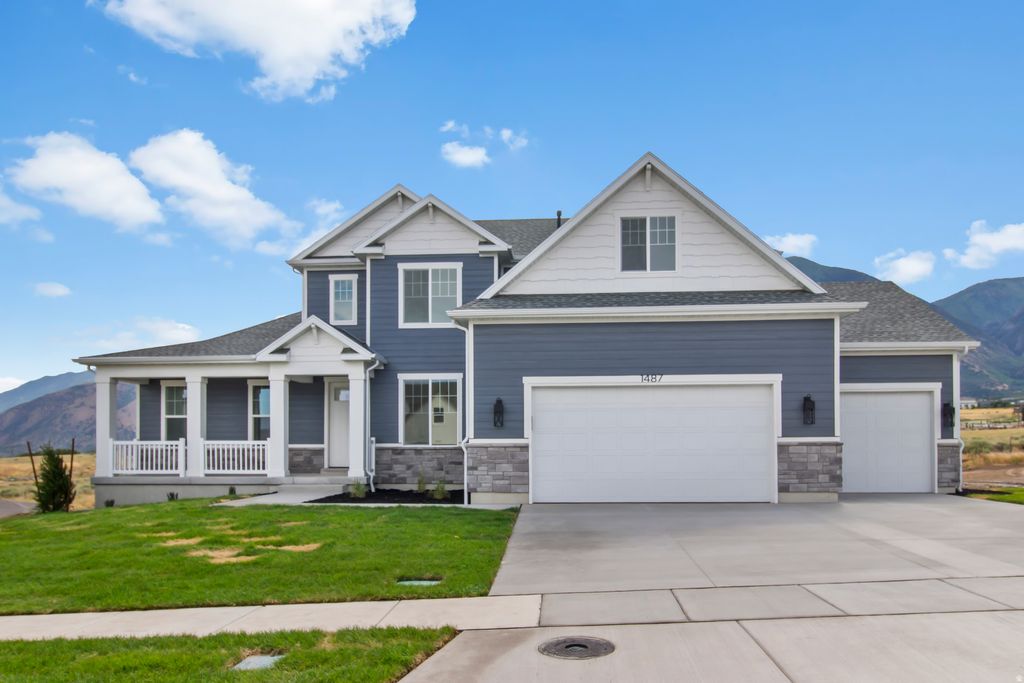 Photo of 178 E 650 S, Hyde Park, UT 84318 (MLS # 2155640)
