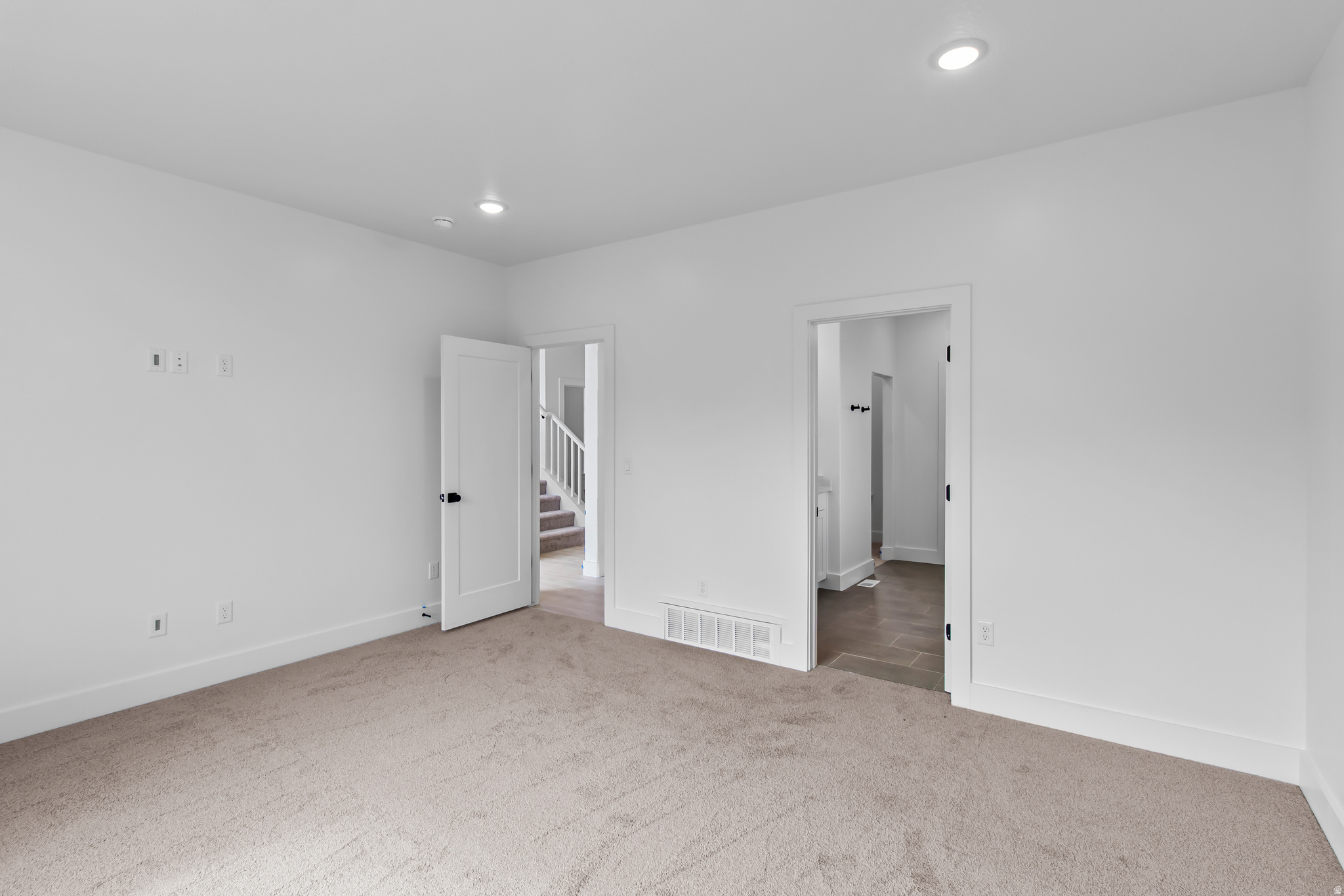 MEADOWS AT HYDE PARK - Residential
