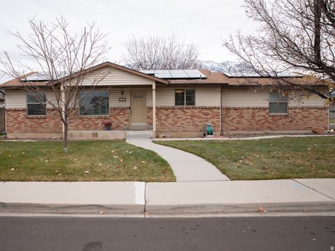 Photo of 922 N 550 E, Orem, UT 84097 (MLS # 2125964)