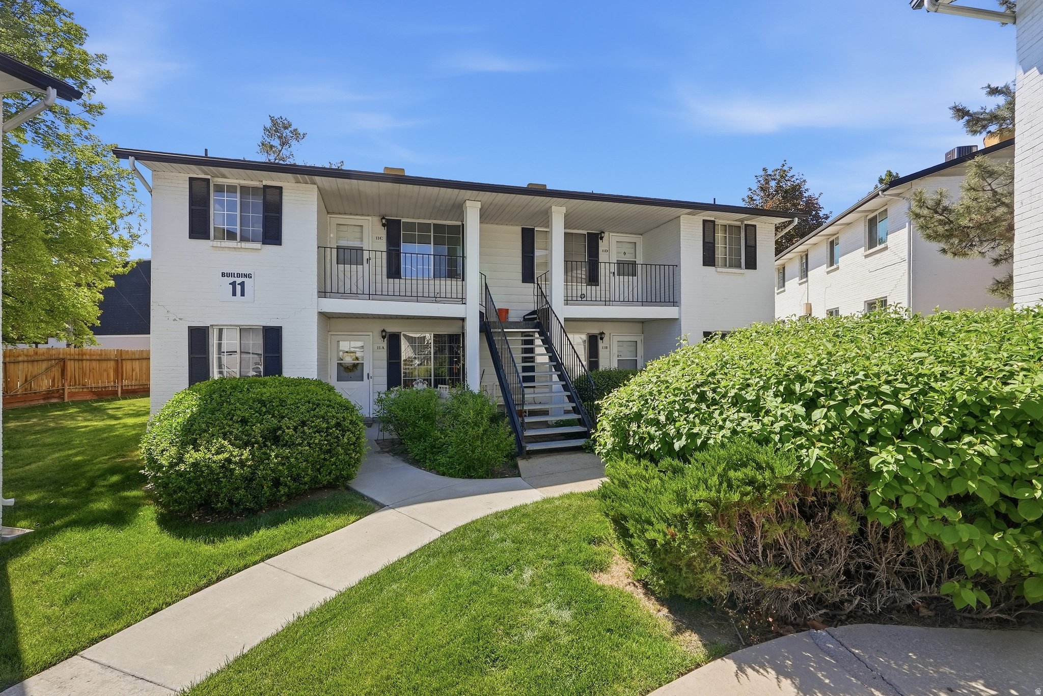 COVENTRY MANOR - Residential