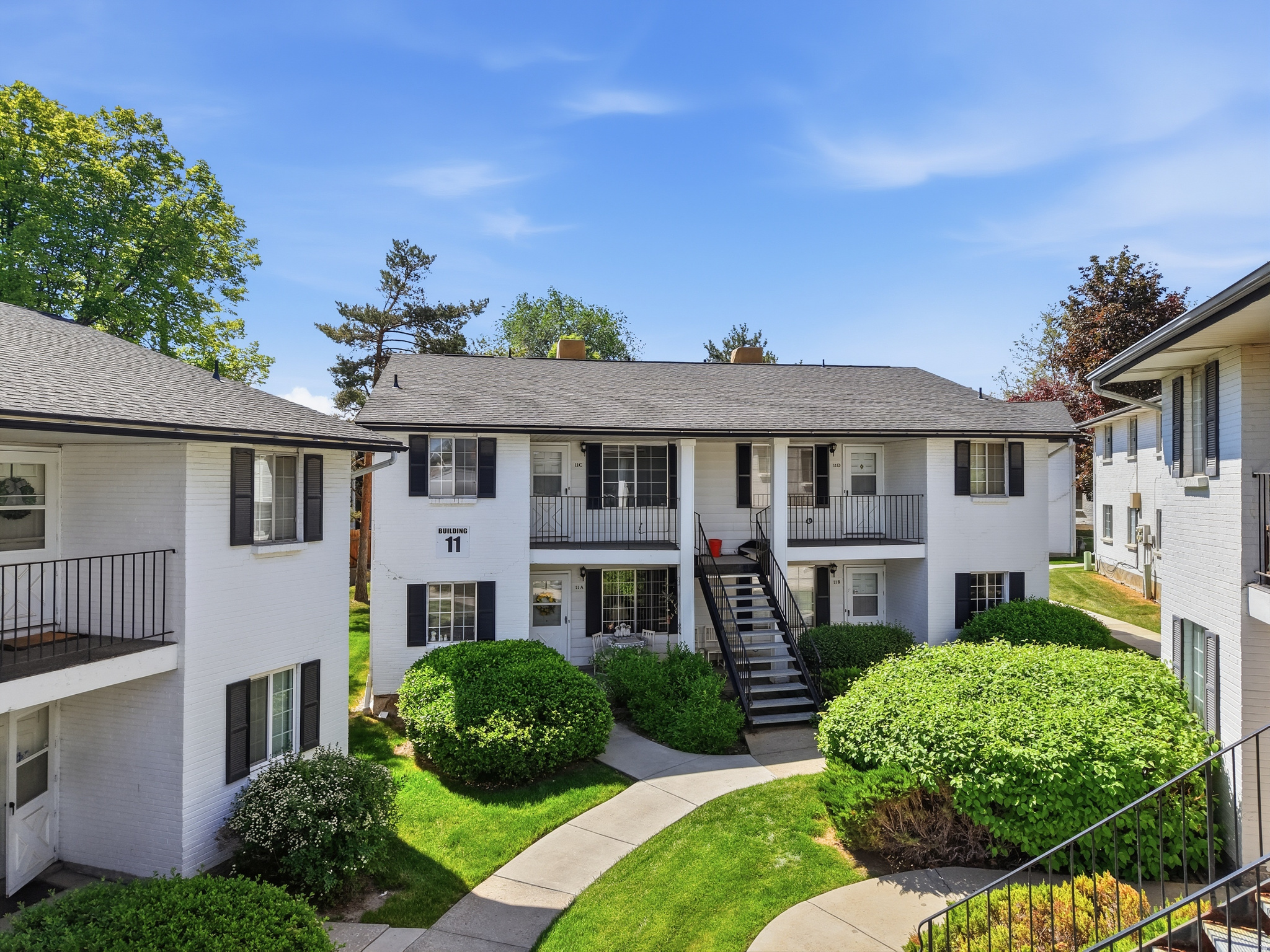COVENTRY MANOR - Residential