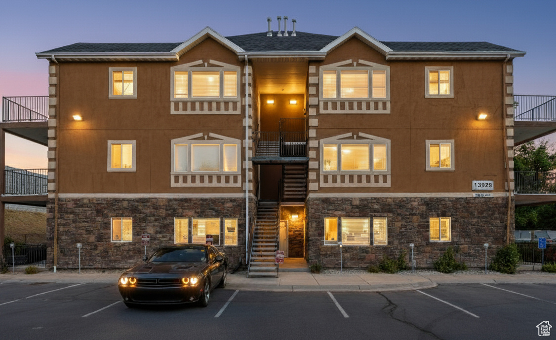 BELLA MONTE AT DRAPE - Residential