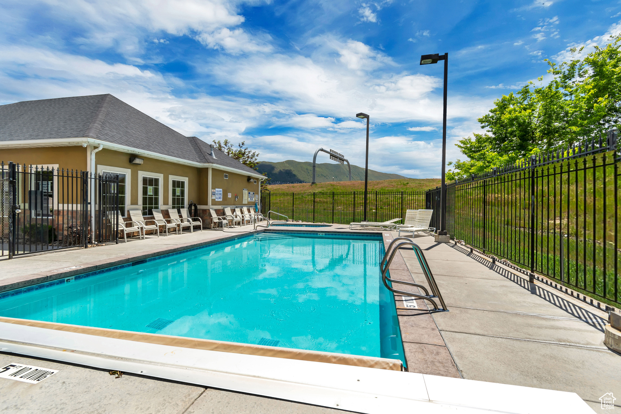 BELLA MONTE AT DRAPE - Residential