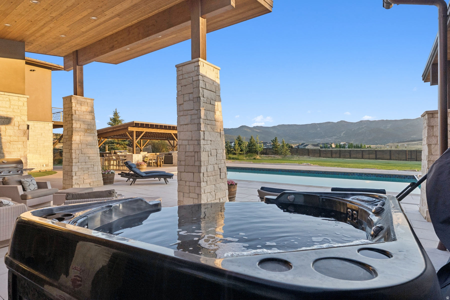 SILVER CREEK - Residential