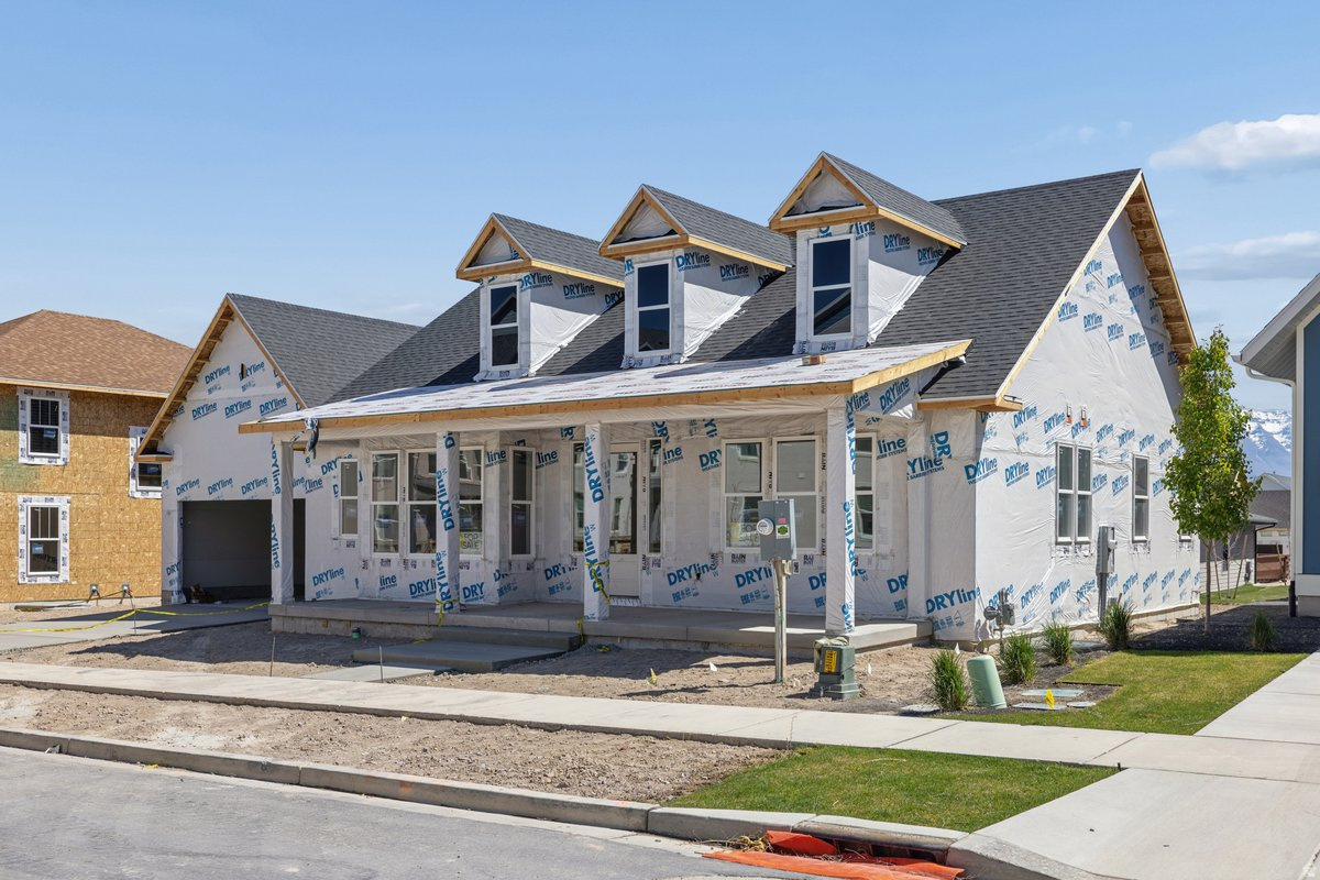 BEACON POINTE - Residential