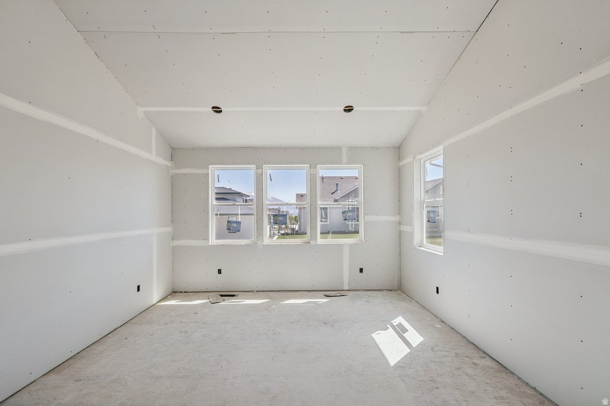 BEACON POINTE - Residential