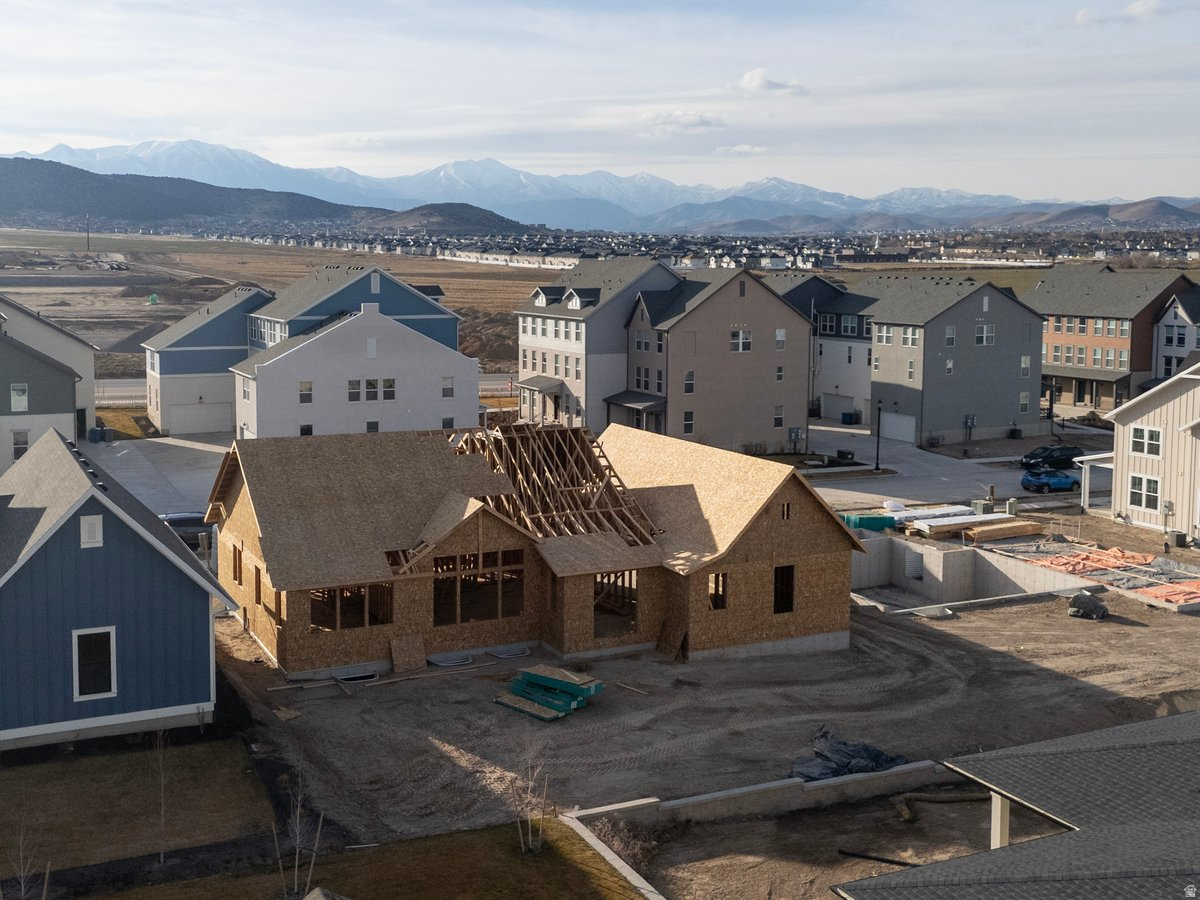 BEACON POINTE - Residential