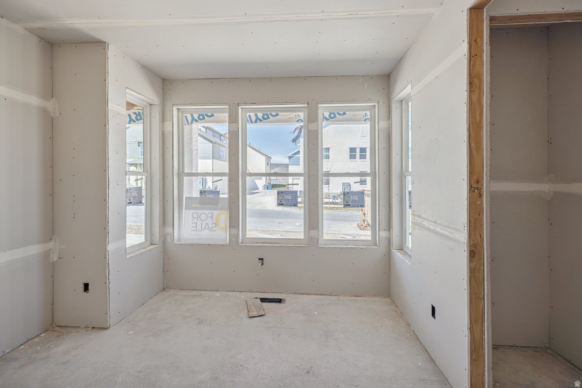 BEACON POINTE - Residential