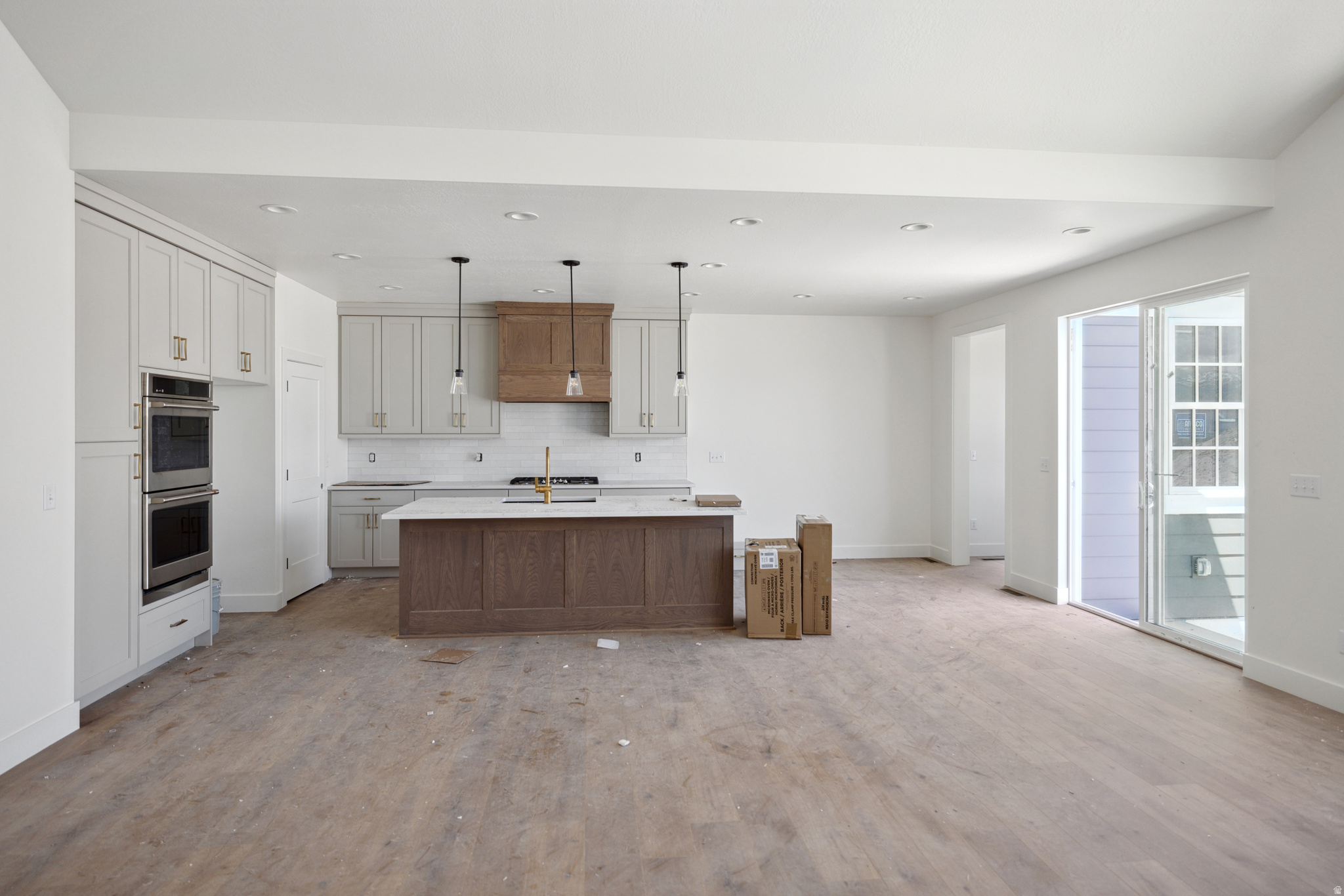 BEACON POINTE - Residential