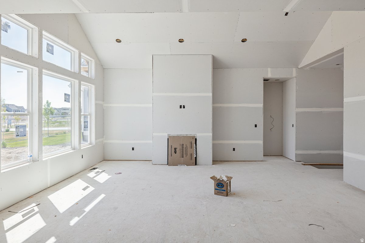 BEACON POINTE - Residential