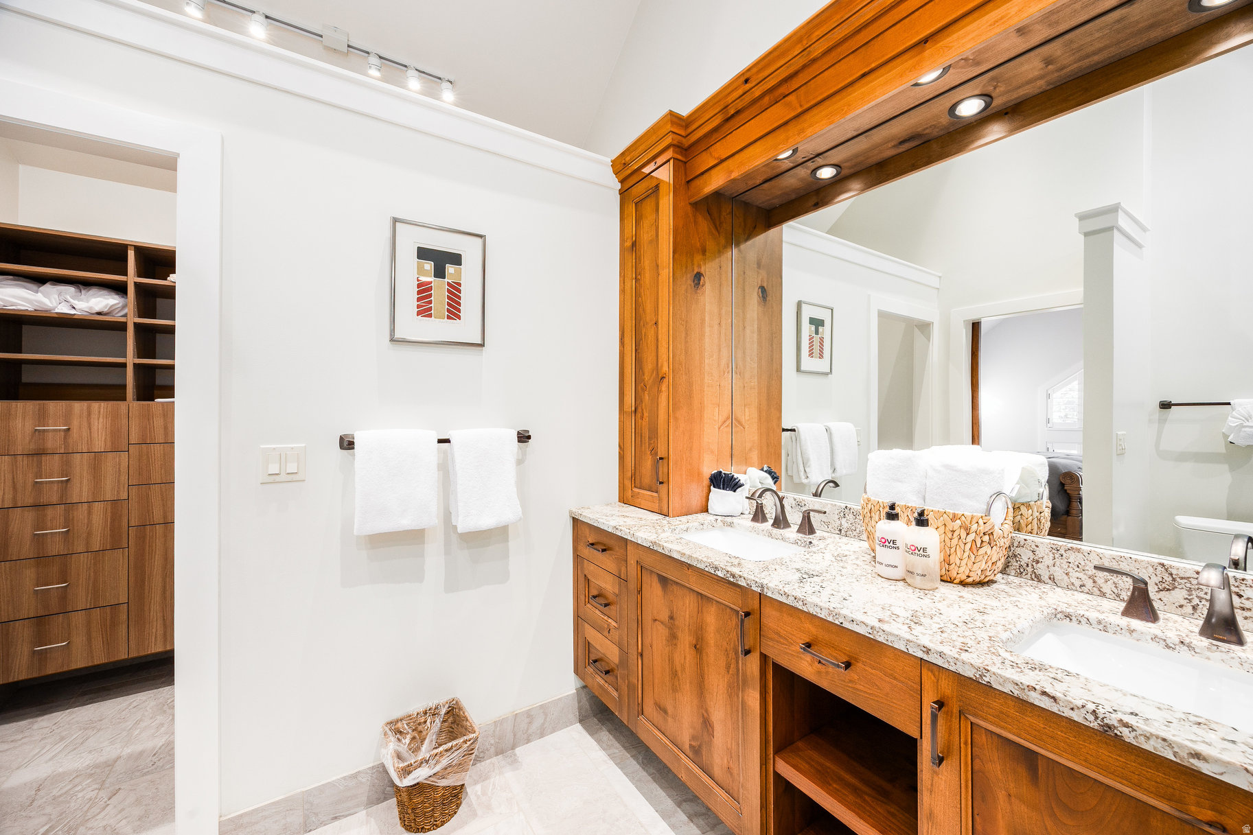 AMBER DAYSTAR - Residential