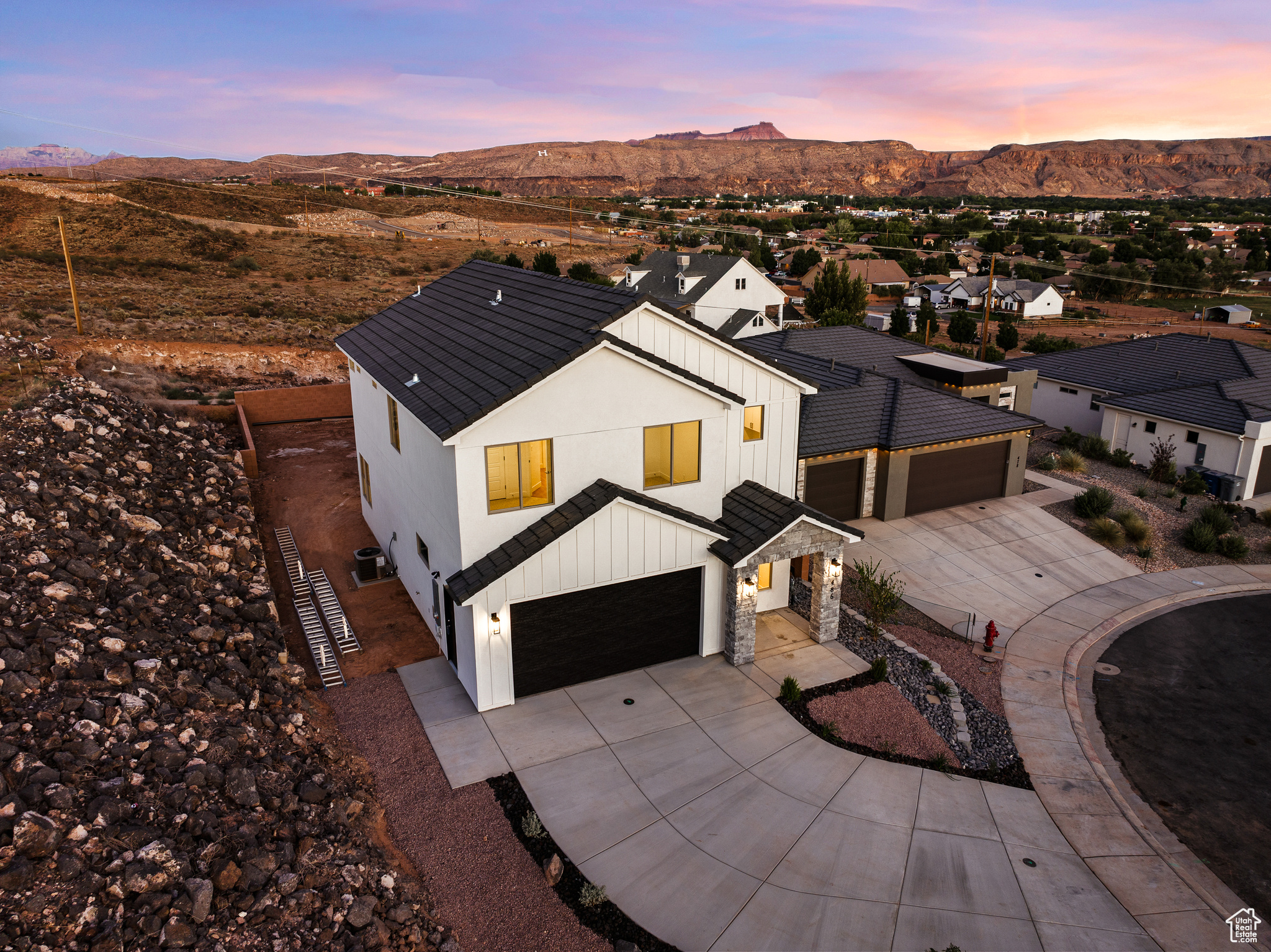 PAINTED SANDS - Residential